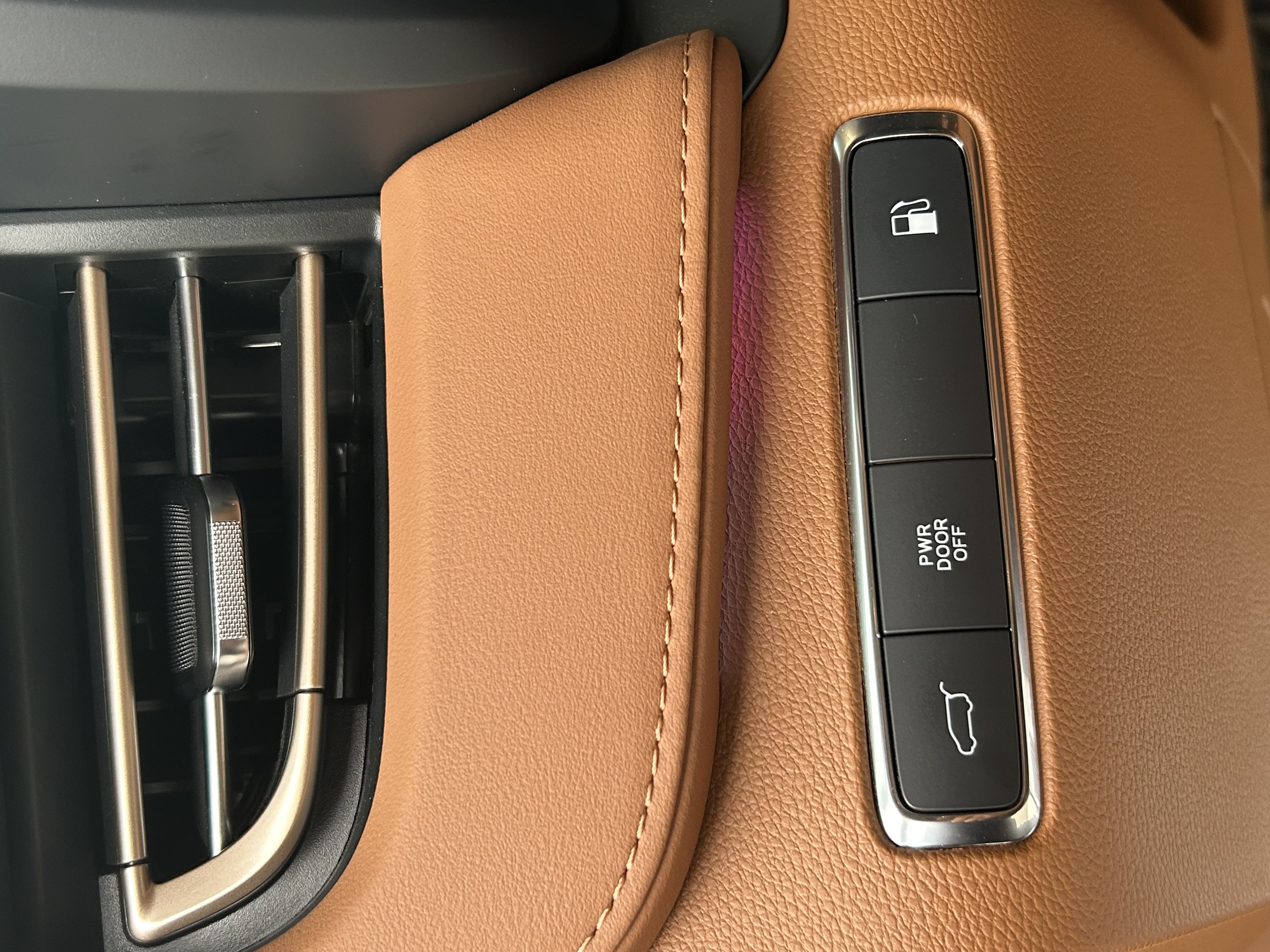 HongQi HQ9 PHEV 2025 #21 HongQi HQ9 PHEV 2025 car image #21