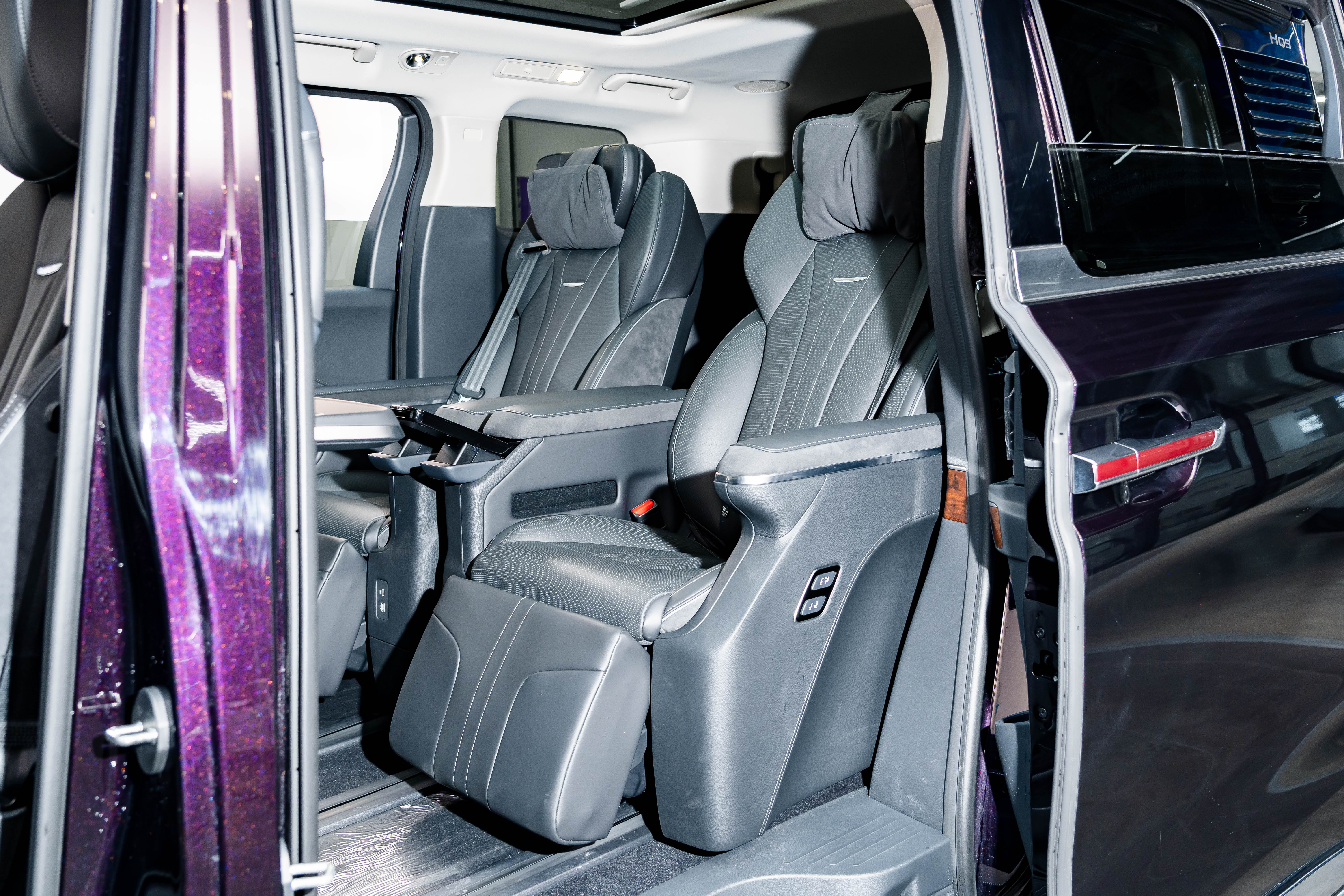 HongQi HQ9 PHEV 2025 #21 HongQi HQ9 PHEV 2025 car image #21