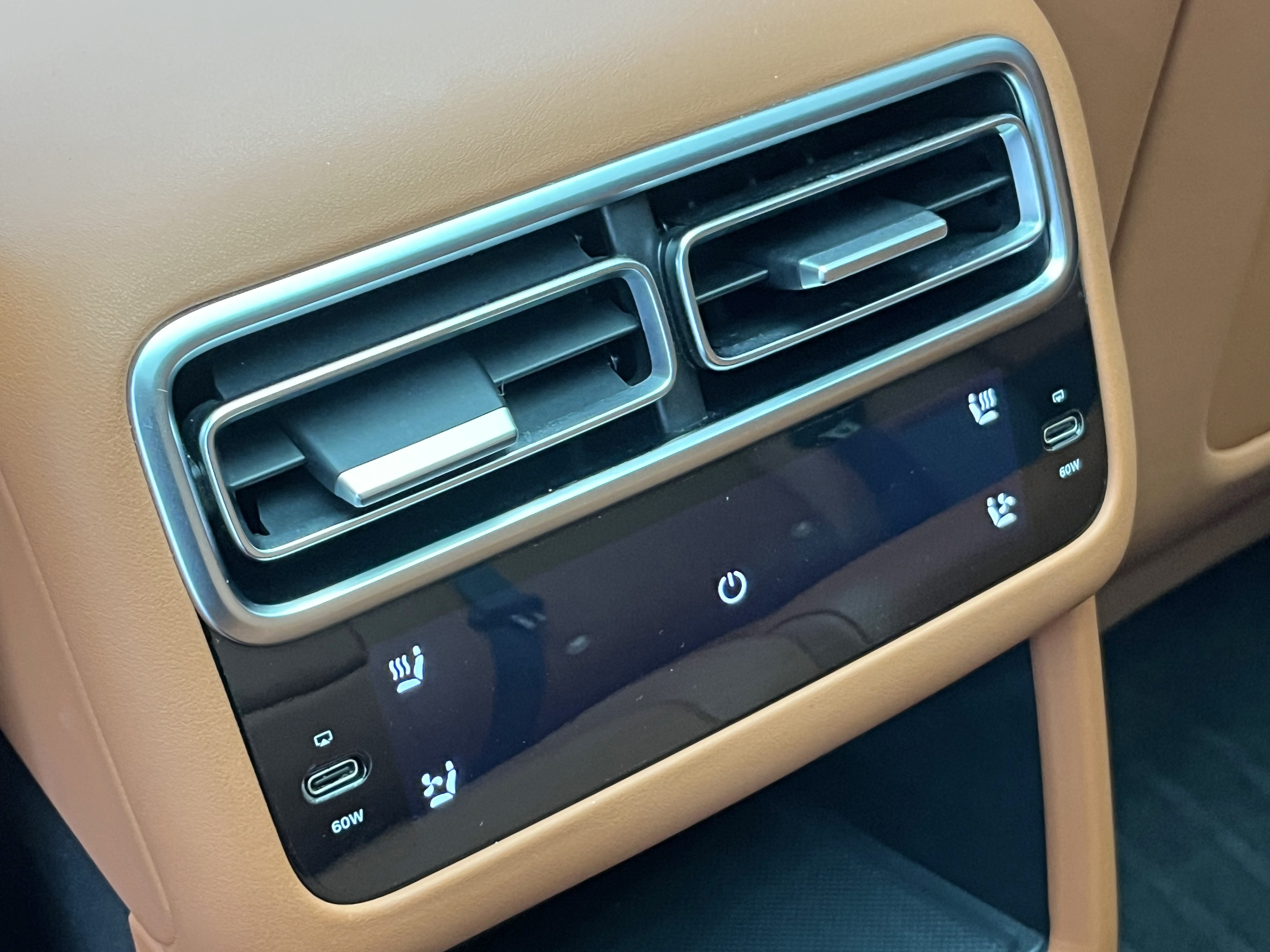 Li L6 2025 image de voiture #21