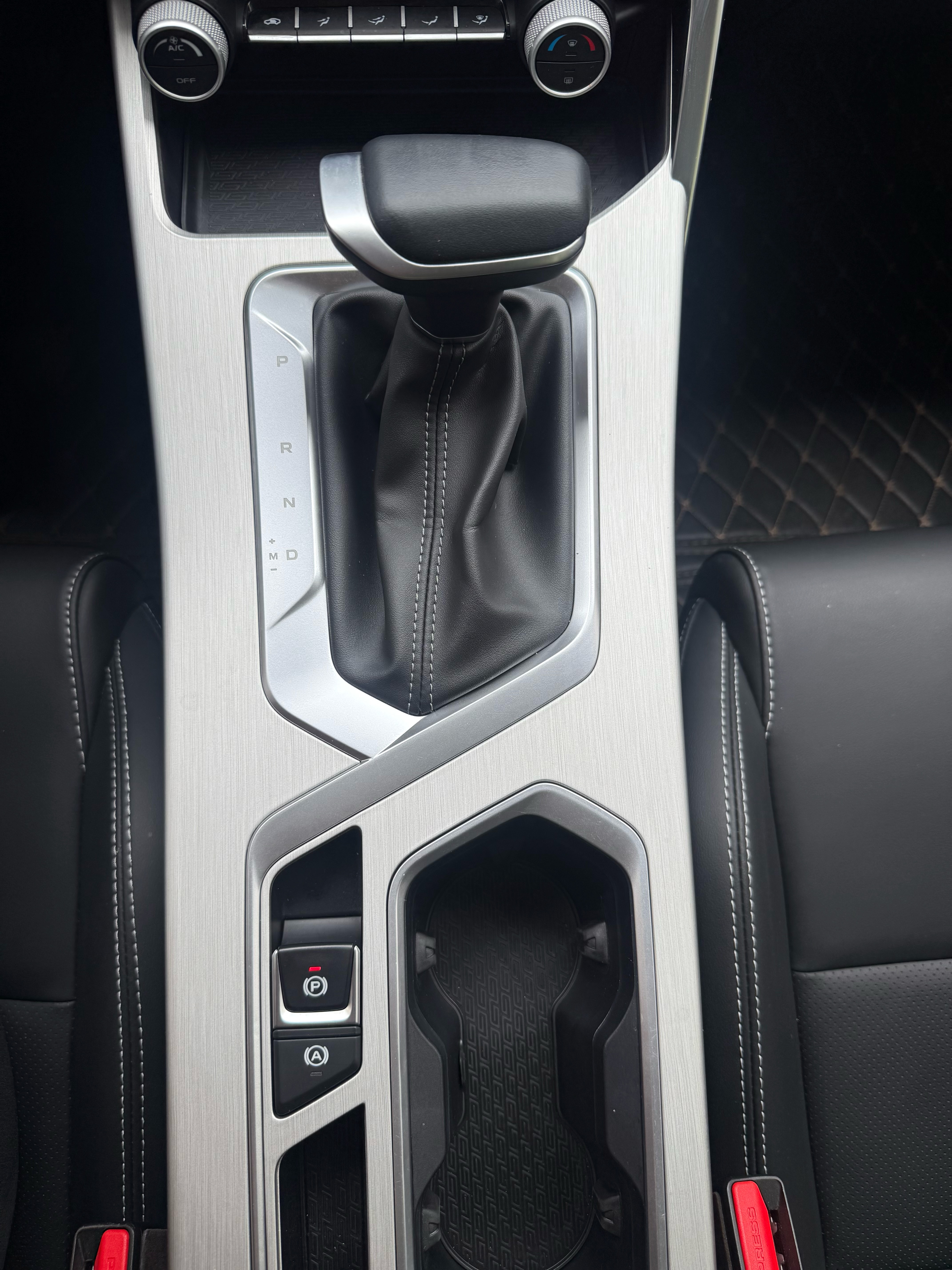 GEELY Coolray 2025 #21 GEELY Coolray 2025 car image #21