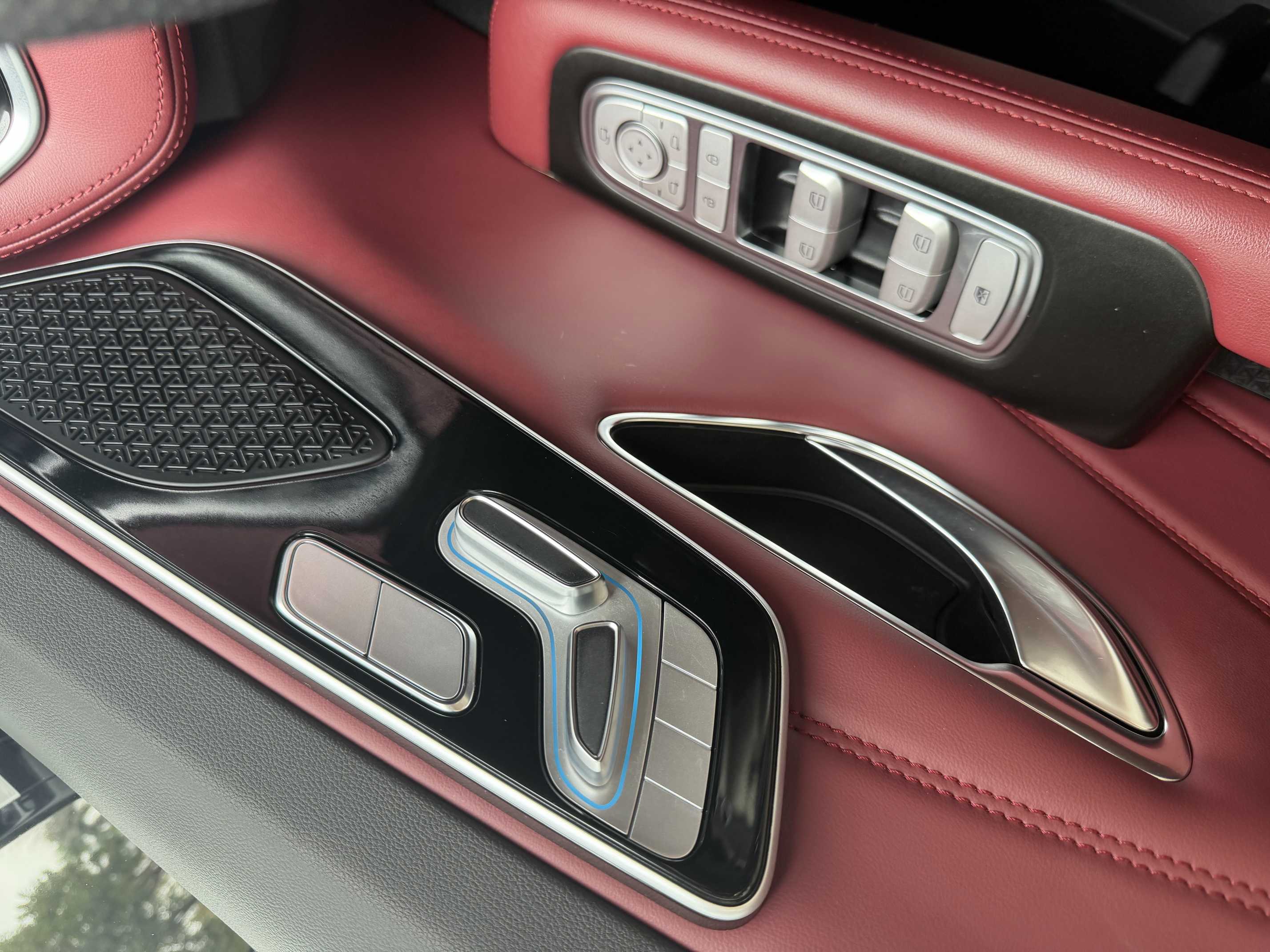 X70 PLUS 2025 #21 X70 PLUS 2025 car image #21