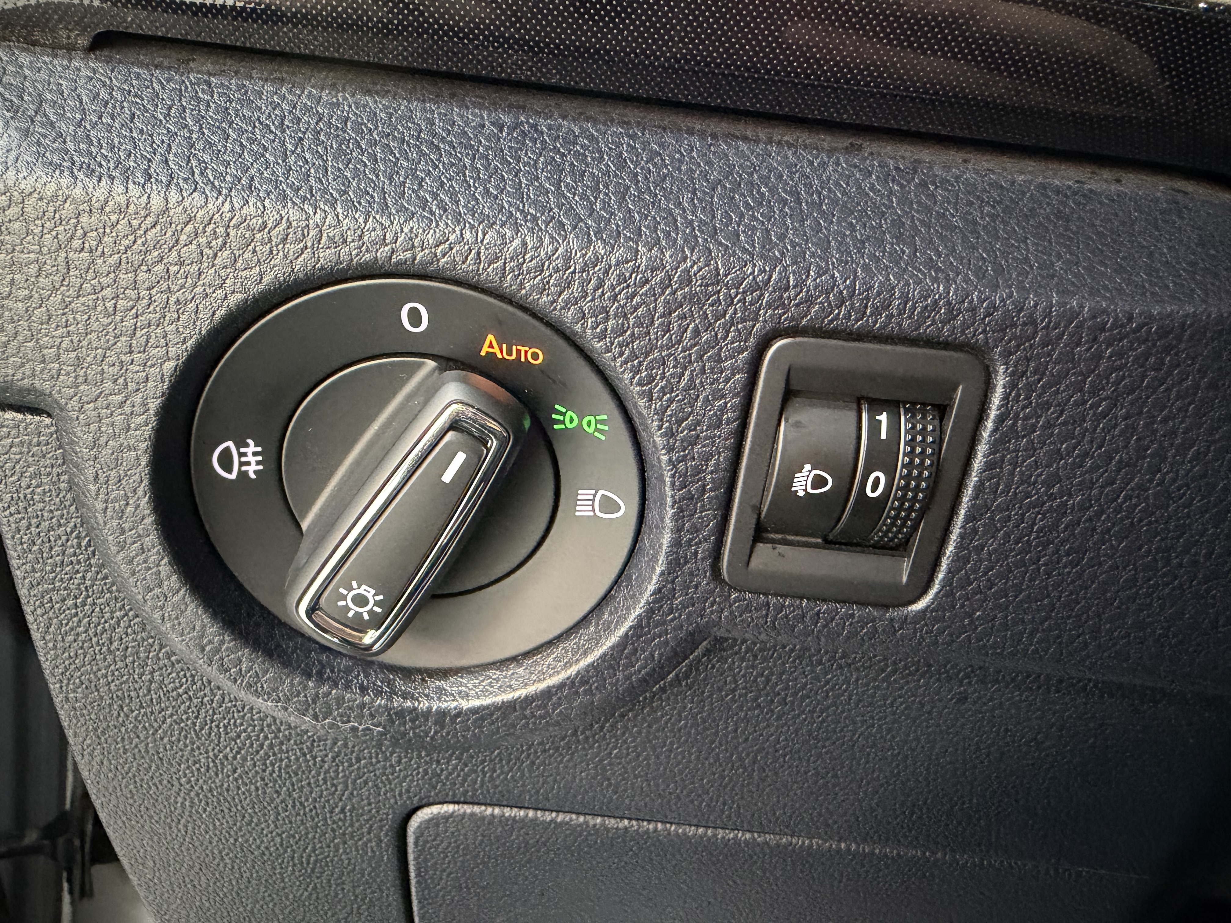 Volkswagen Tharu 2025 car image #21