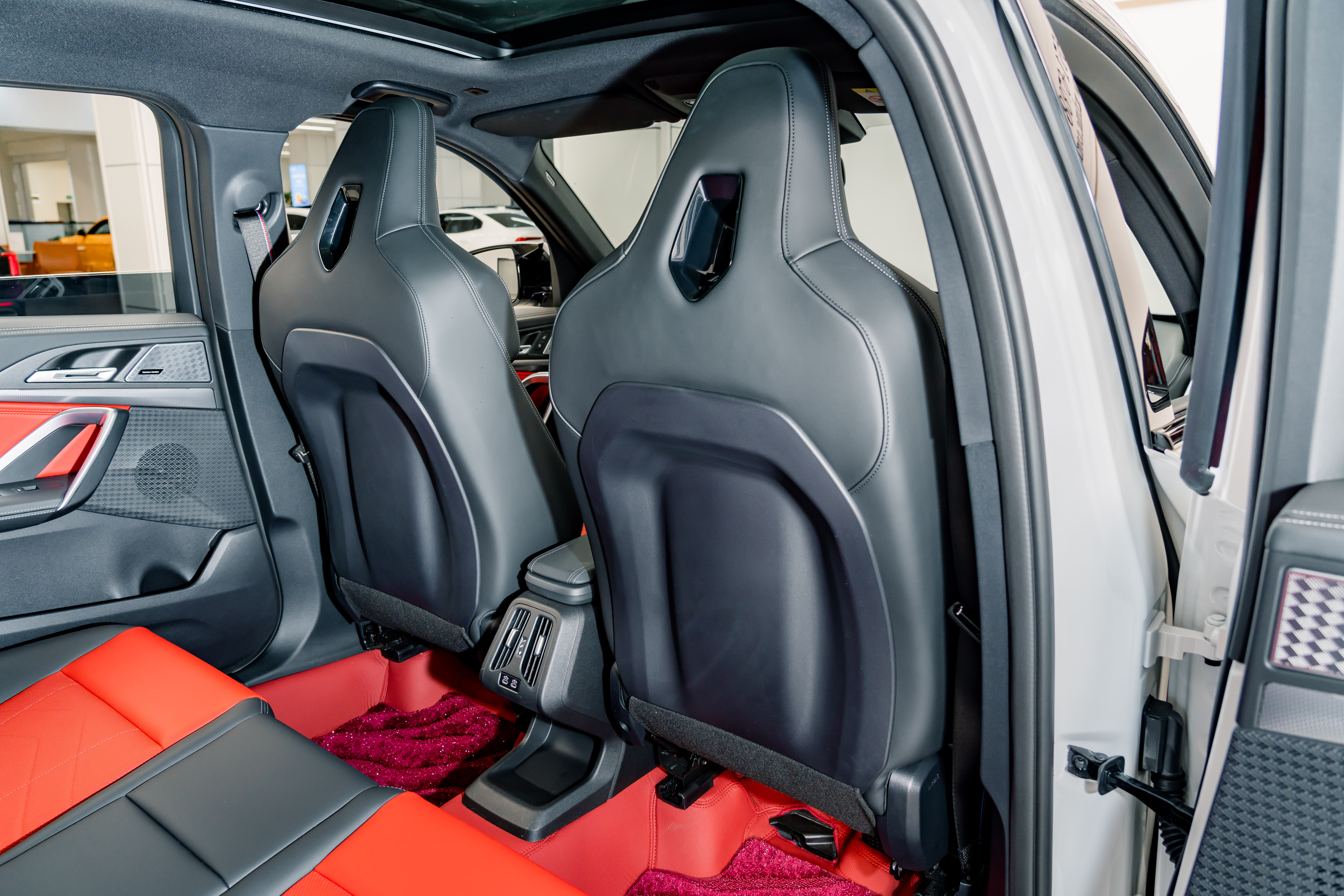 BMW X1 M35Li 2025 #21 BMW X1 M35Li 2025 car image #21