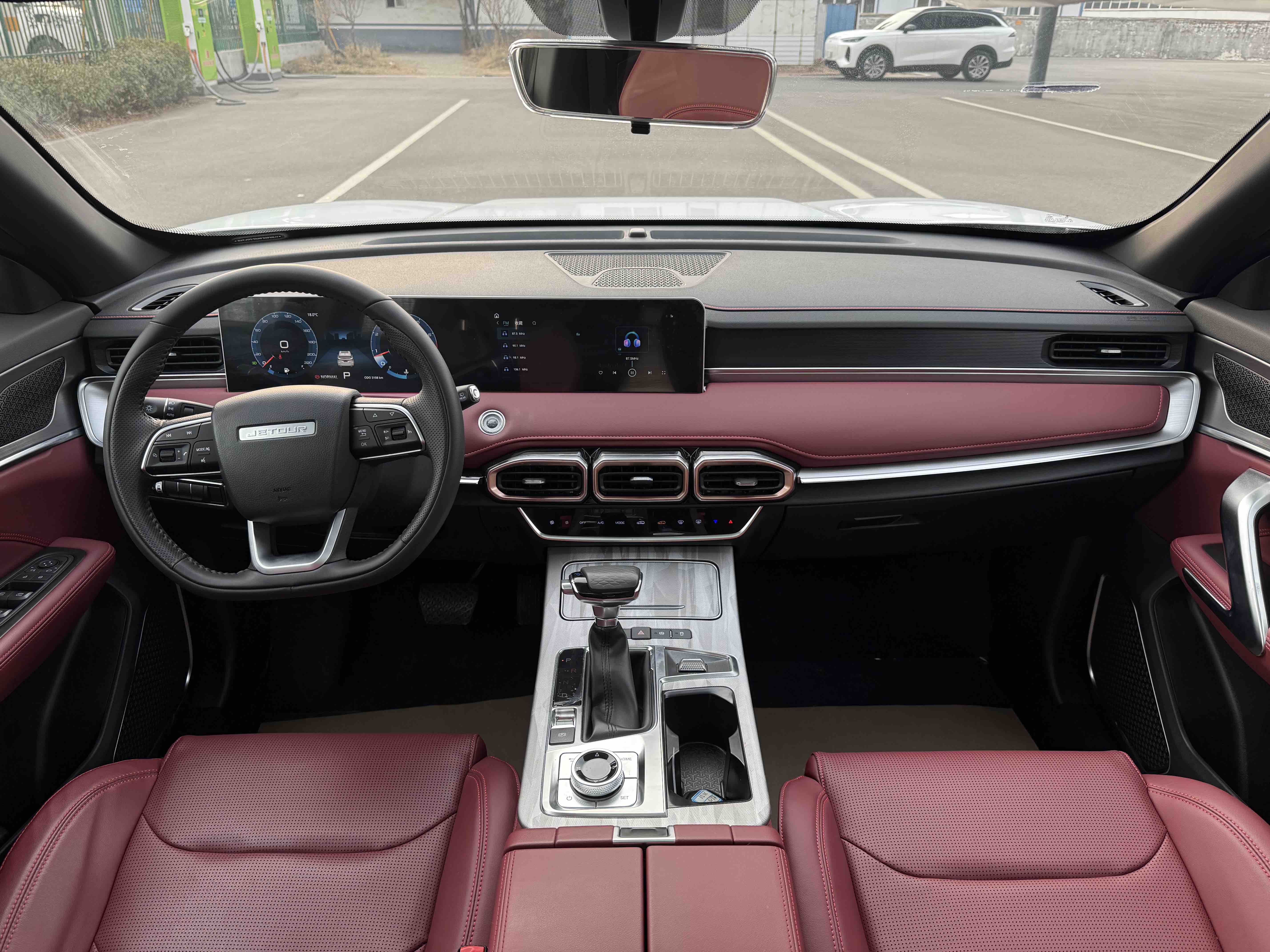 X70 PLUS 2026 #21 X70 PLUS 2026 car image #21