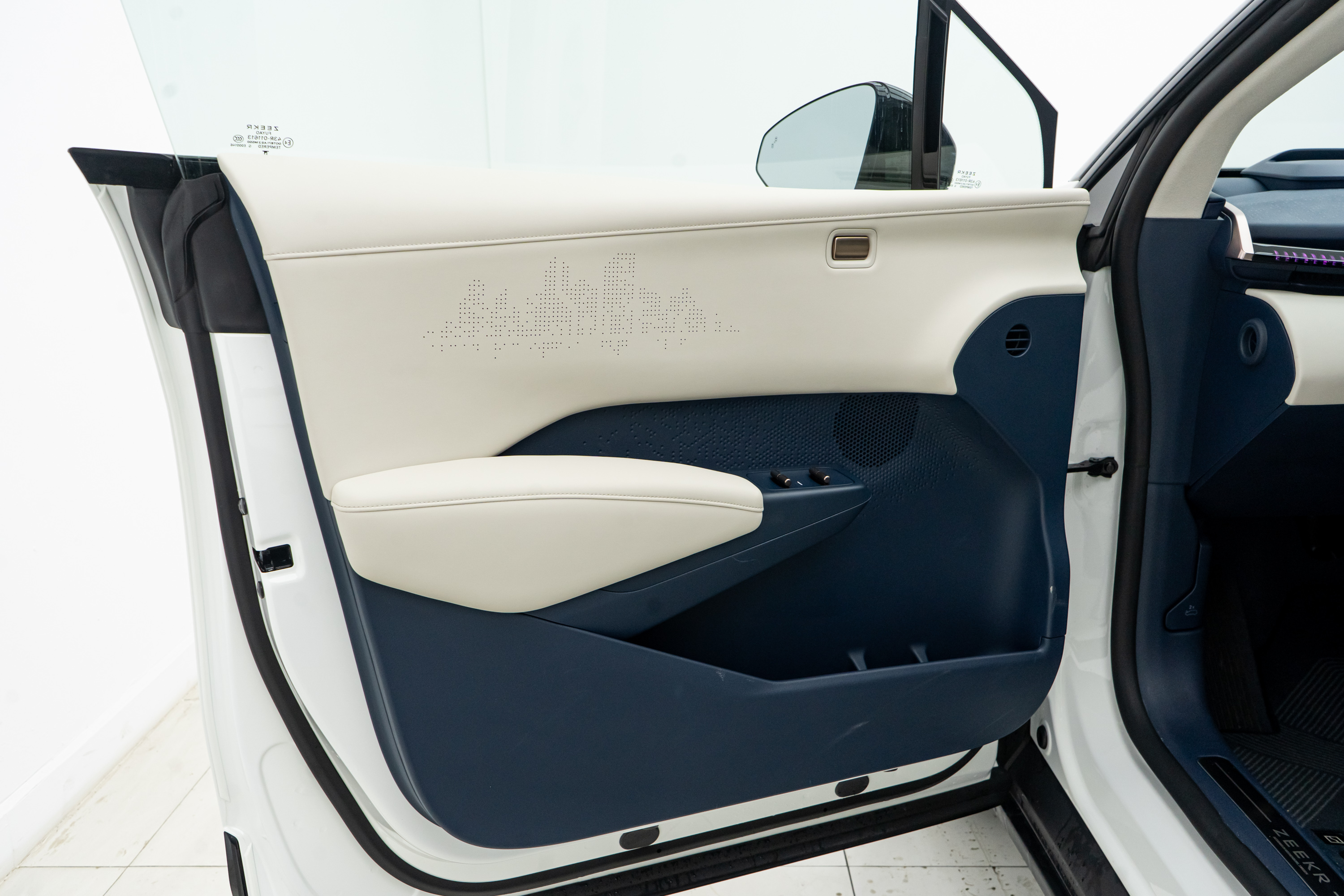 Zeekr X 2025 immagine di auto #21