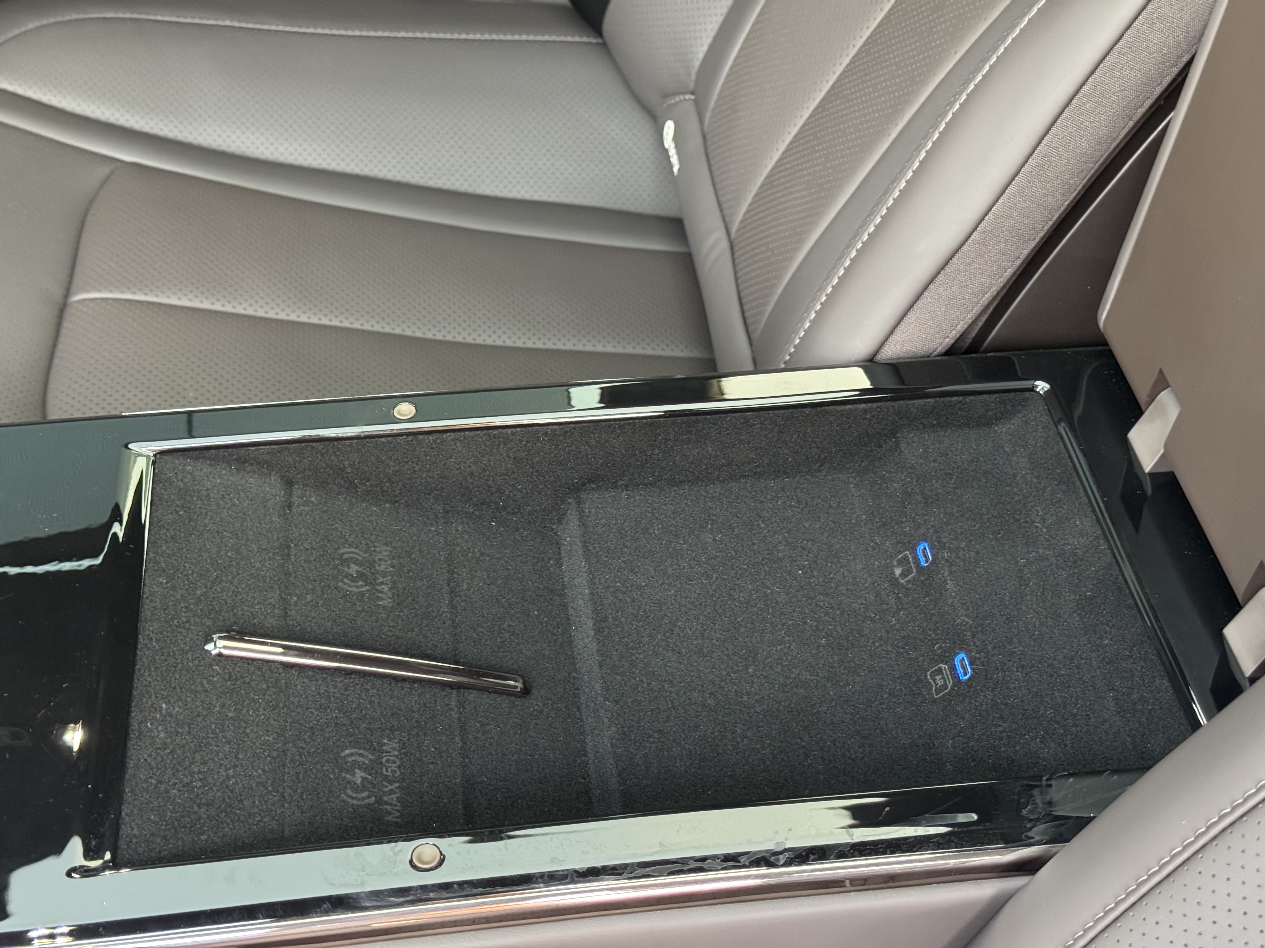 Denza Z9 2025 car image #21