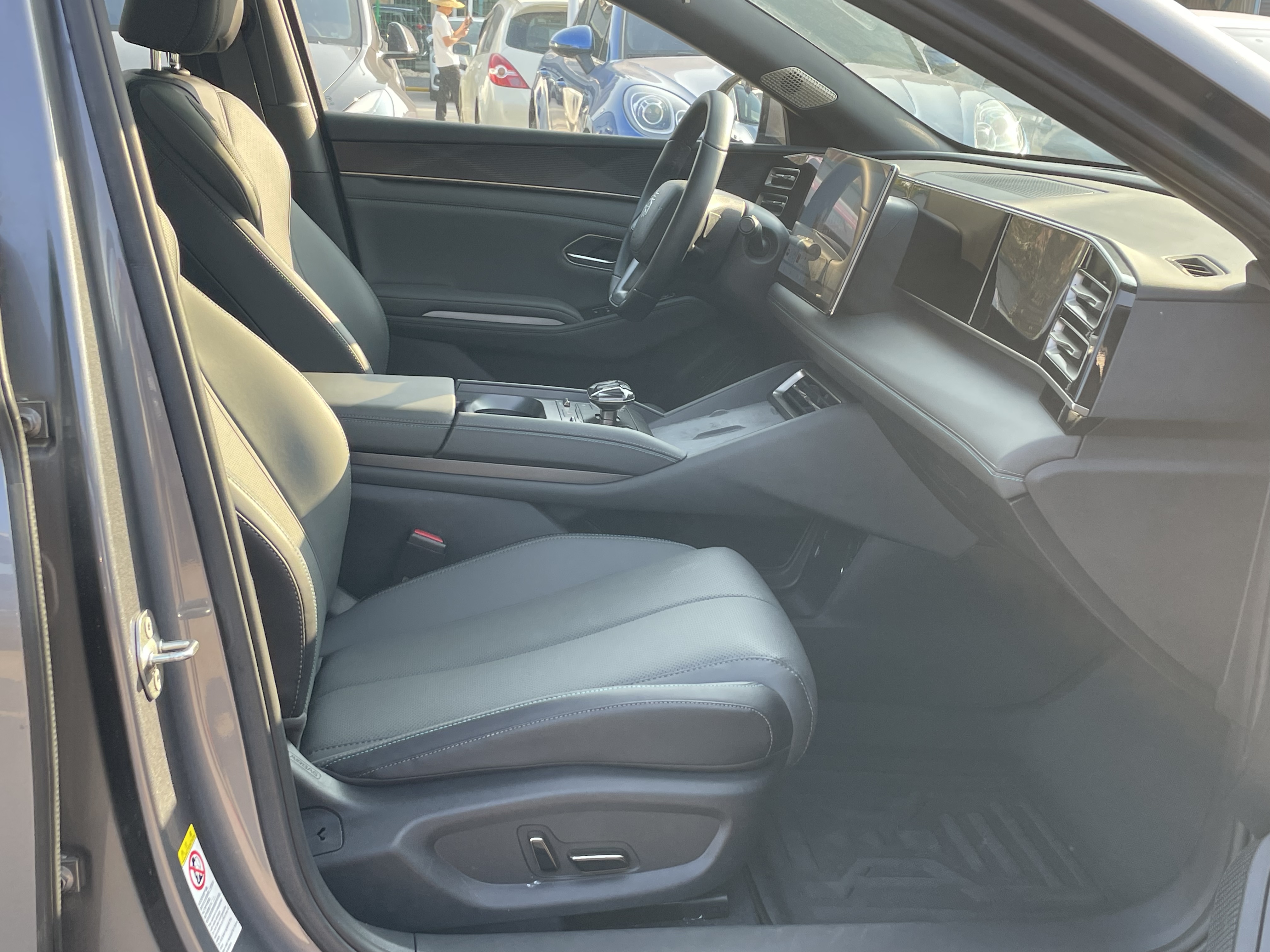 BYD Qin L 2025 immagine di auto #21