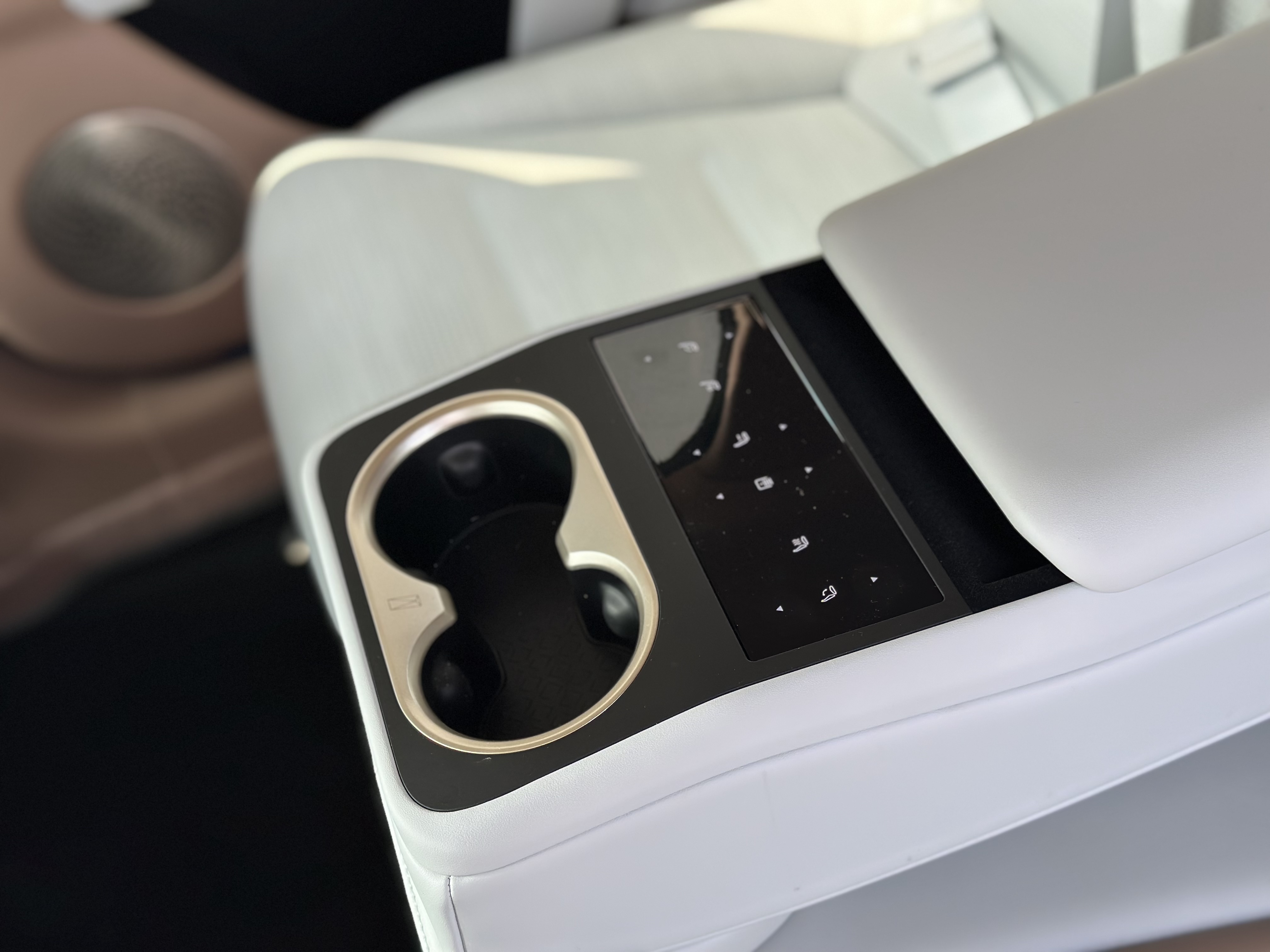 Avatr 07 2025 car image #21