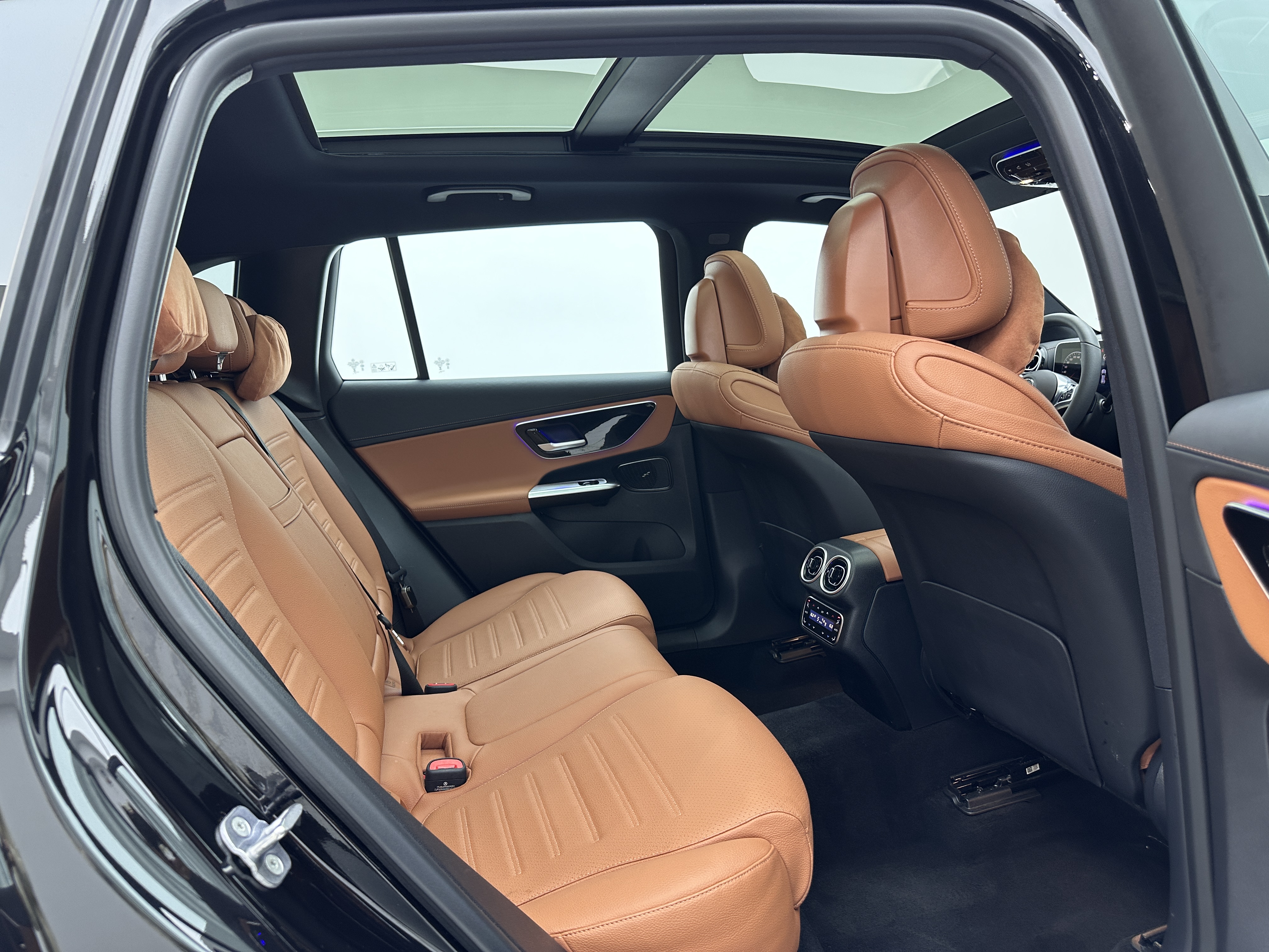 Mercedes-Benz GLC Class 2025 immagine di auto #21