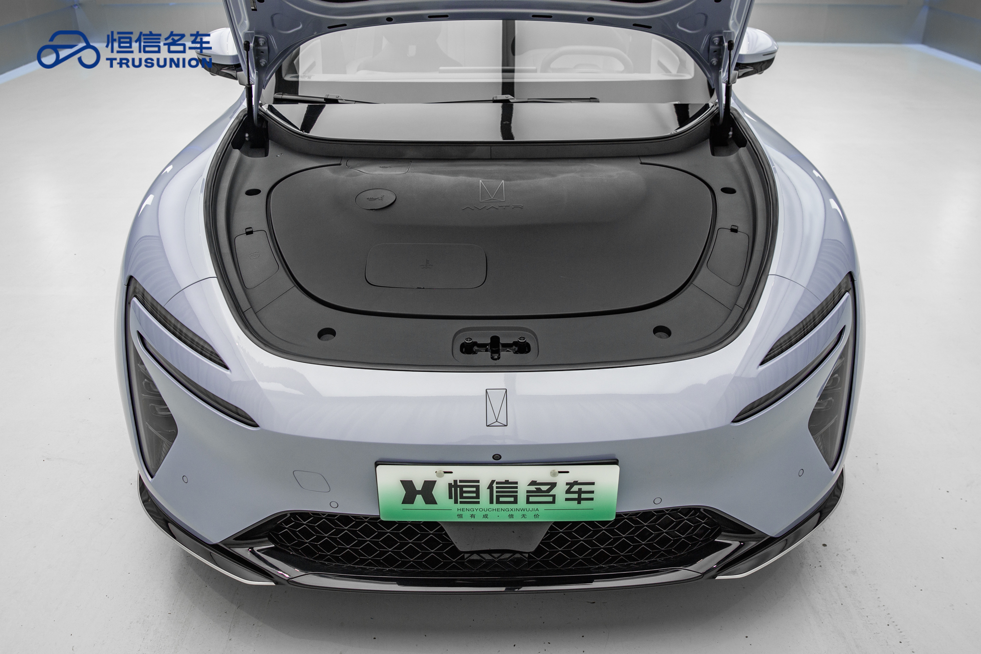 Avatr 06 2025 car image #21