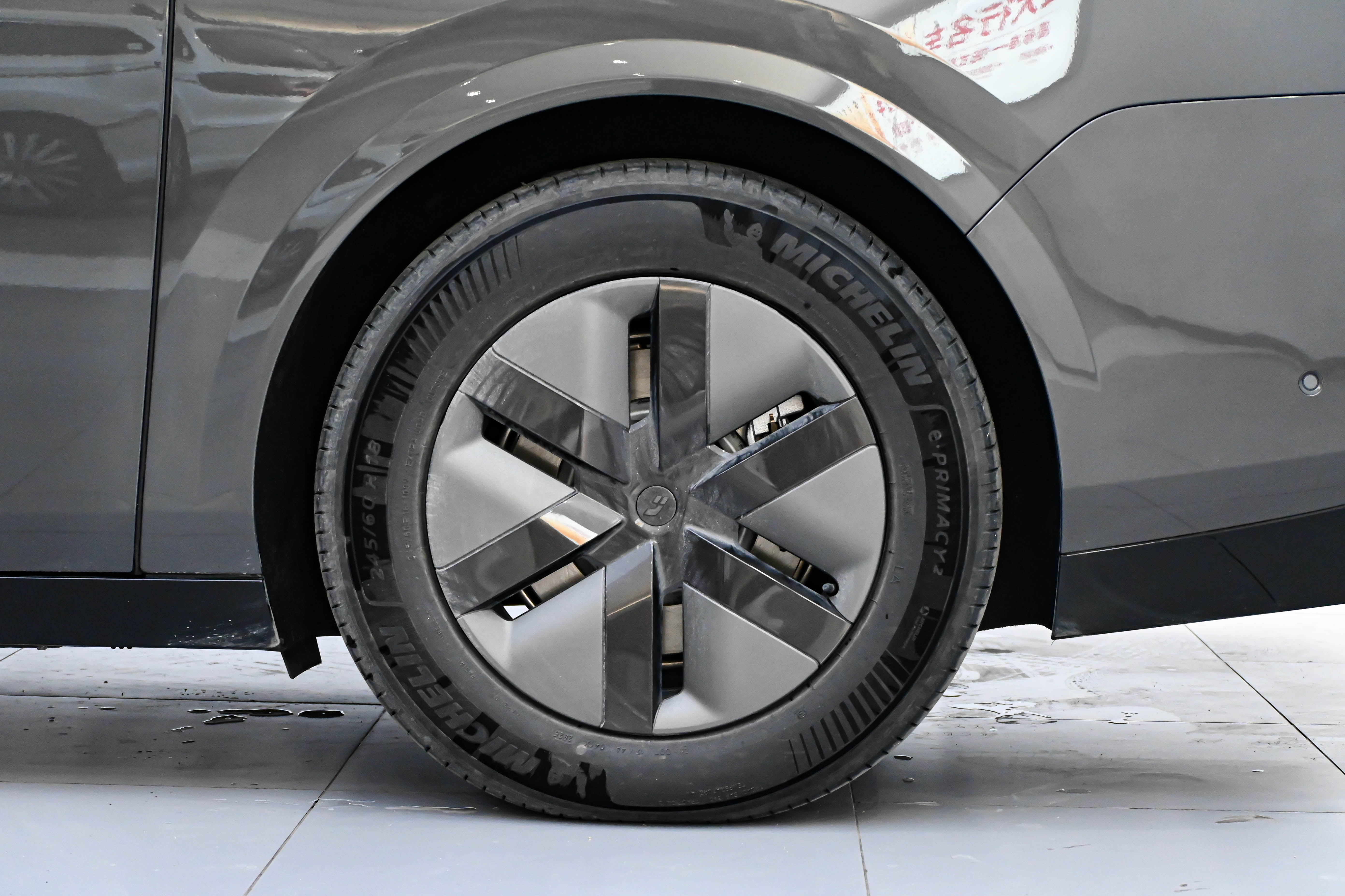 理想汽车 理想MEGA 2025 汽车图片 #21