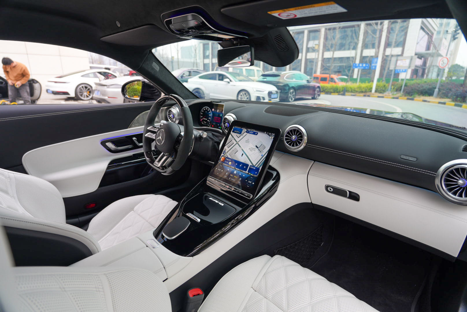 Mercedes-Benz AMG GT 2025 imagen de coche #21