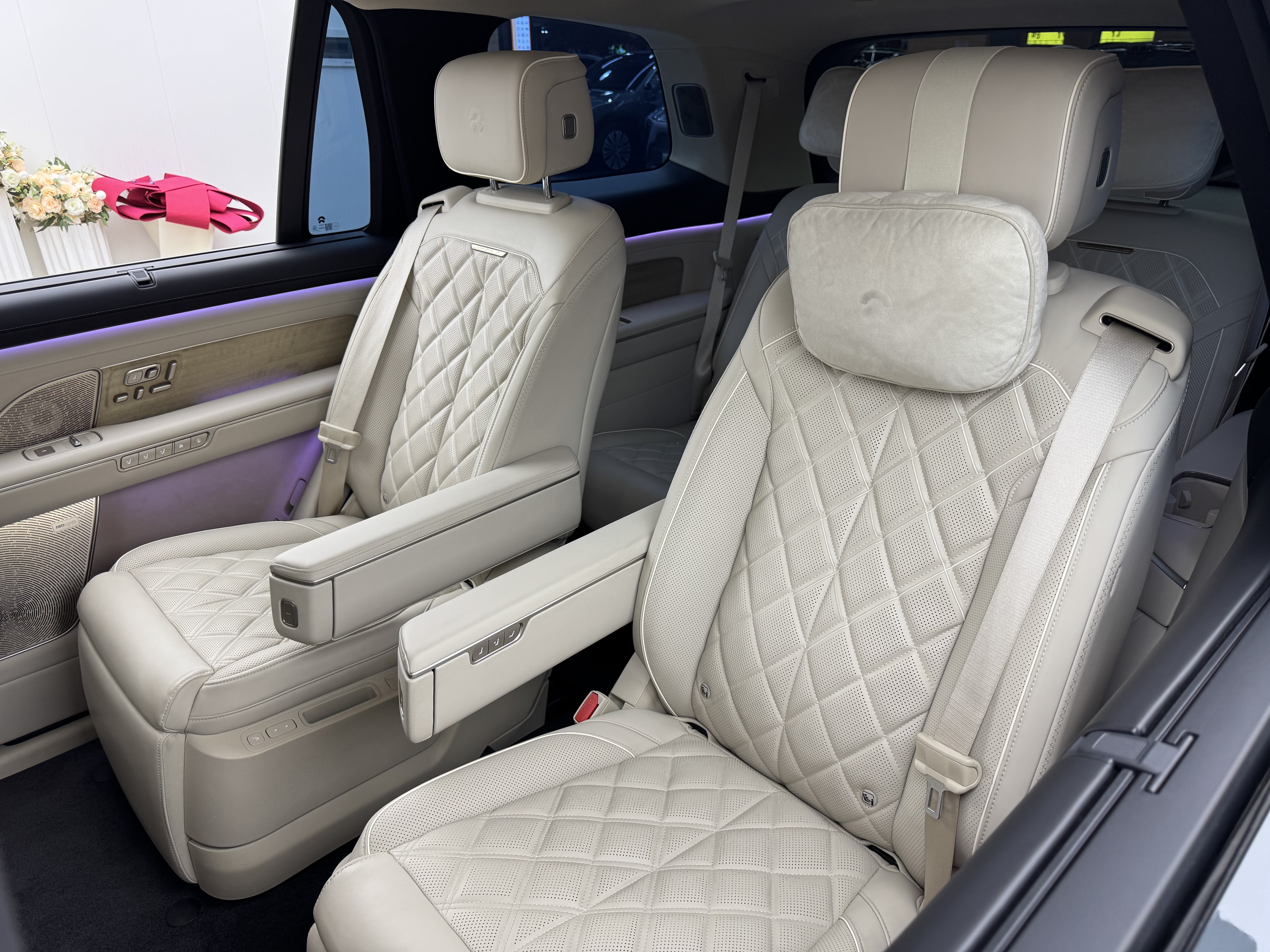 蔚来 蔚来ES8 2025 汽车图片 #21