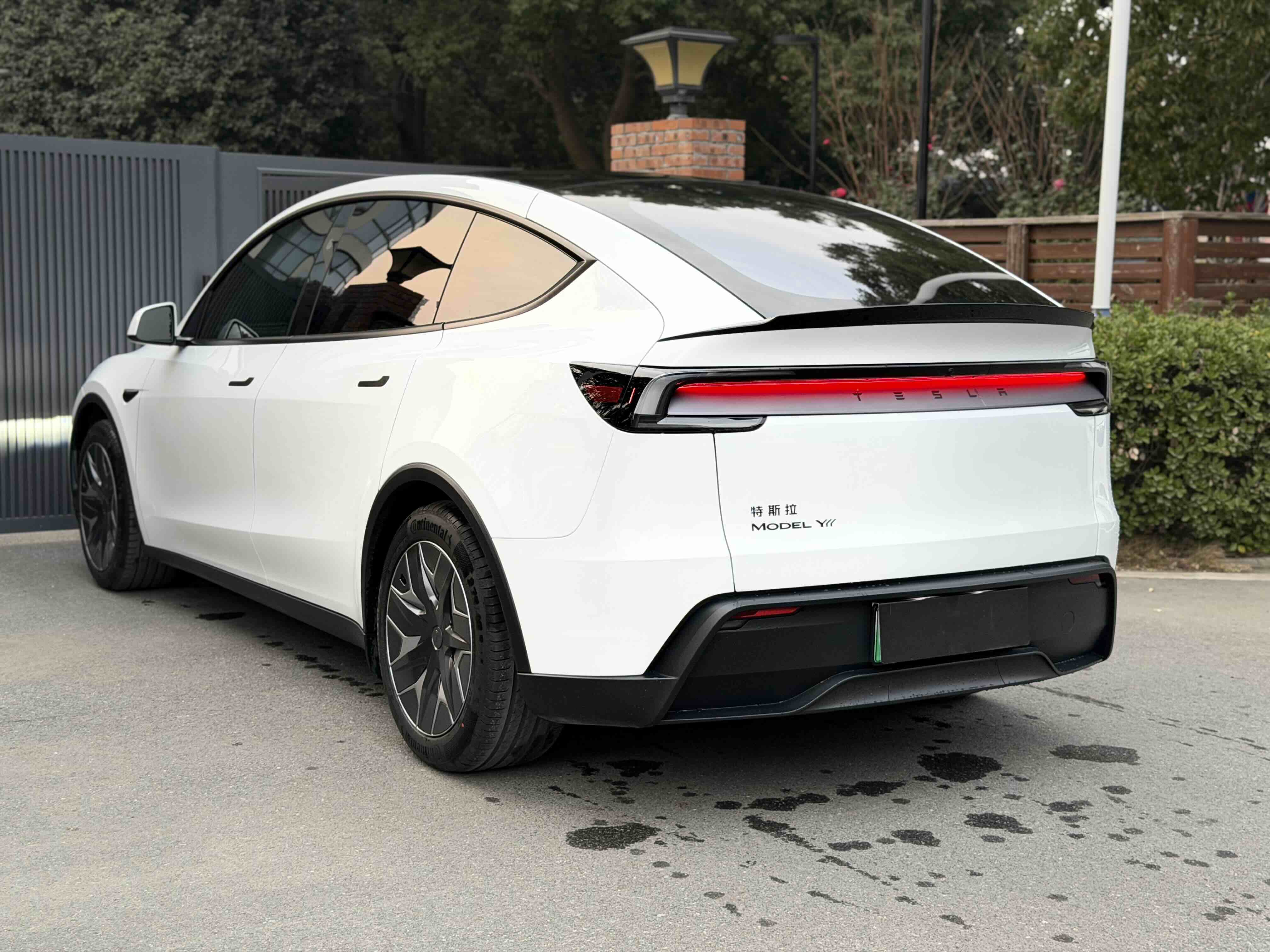 Tesla Model Y L 2025 image de voiture #21