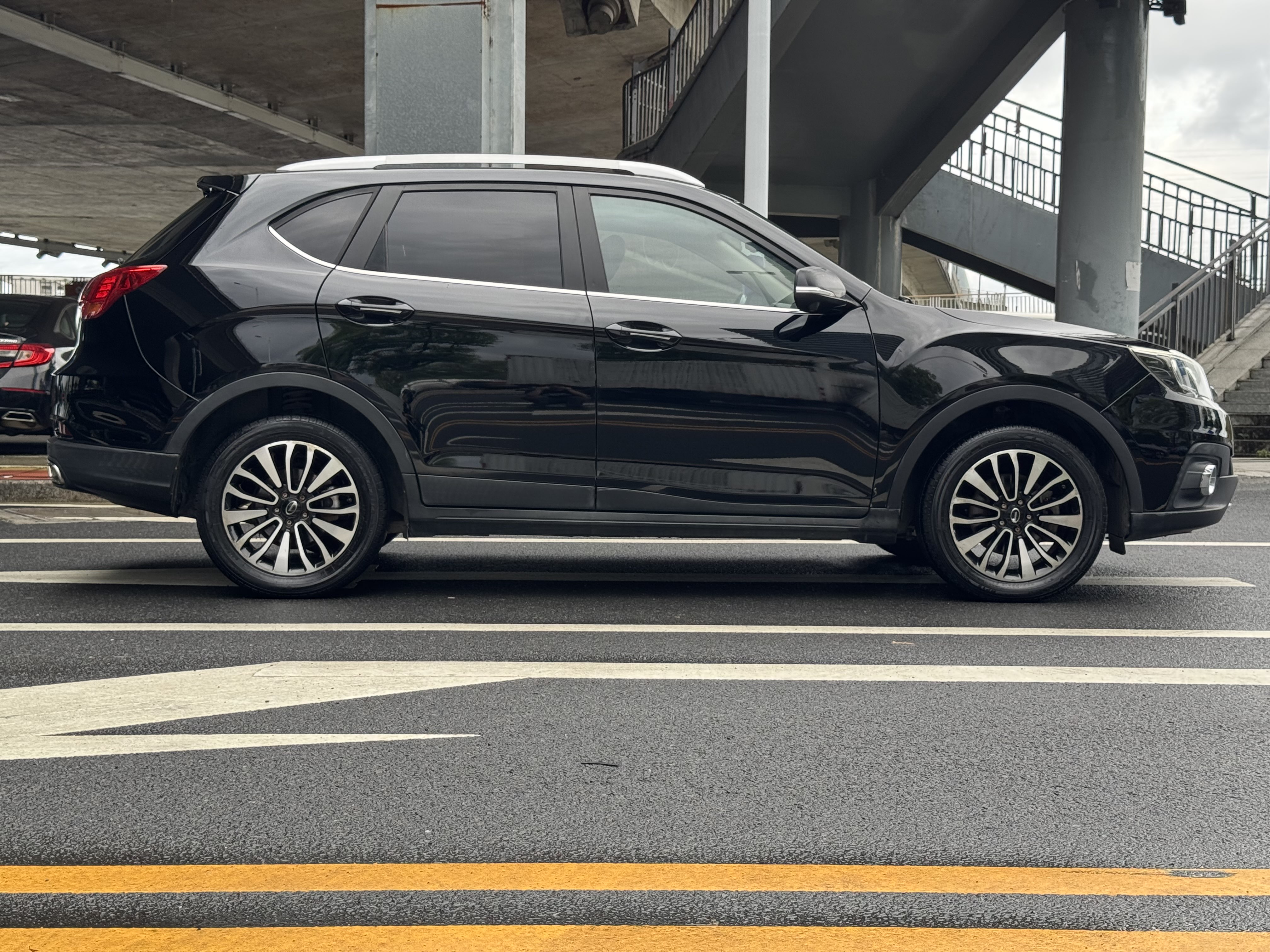 GAC Trumpchi GS5 Super 2016 car image #21