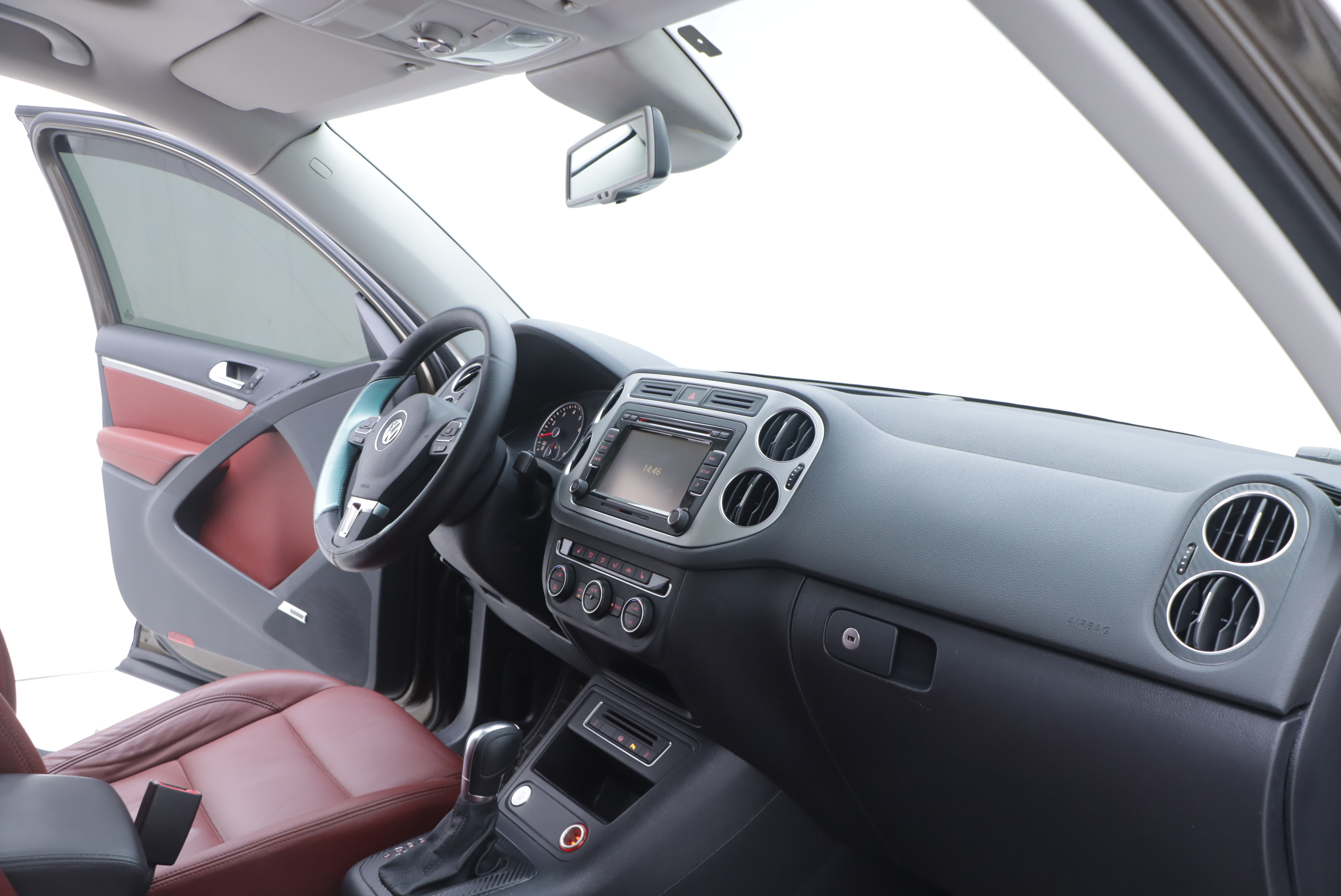 Volkswagen Tiguan 2015 car image #21