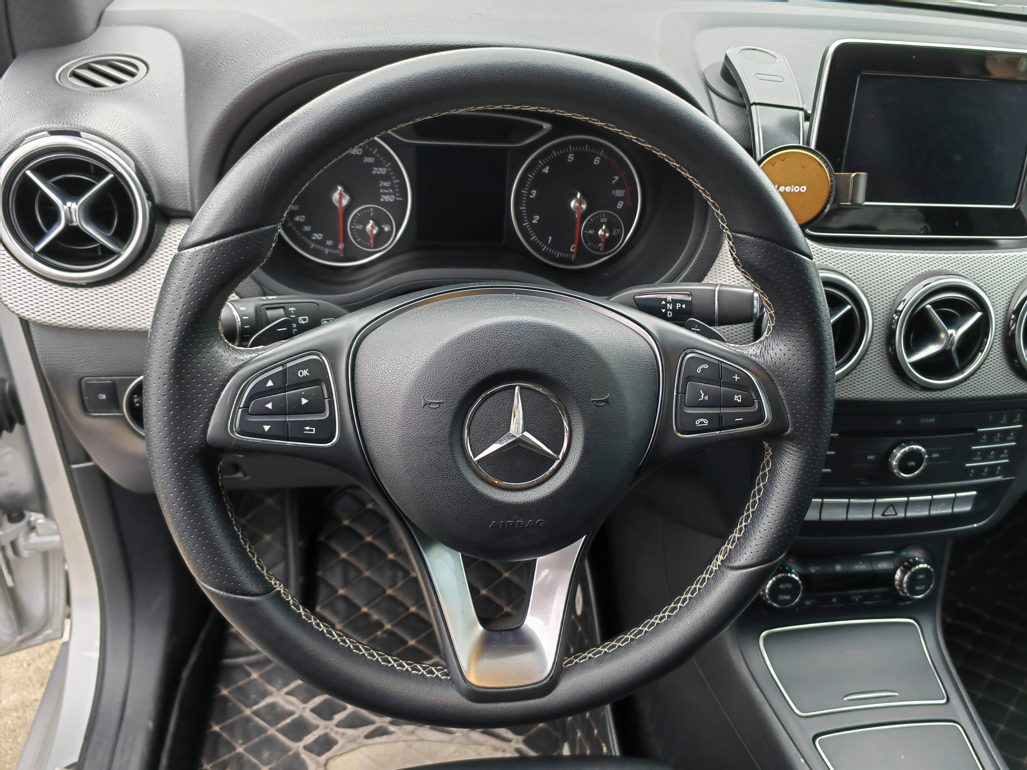 Mercedes-Benz B Class 2016 car image #21