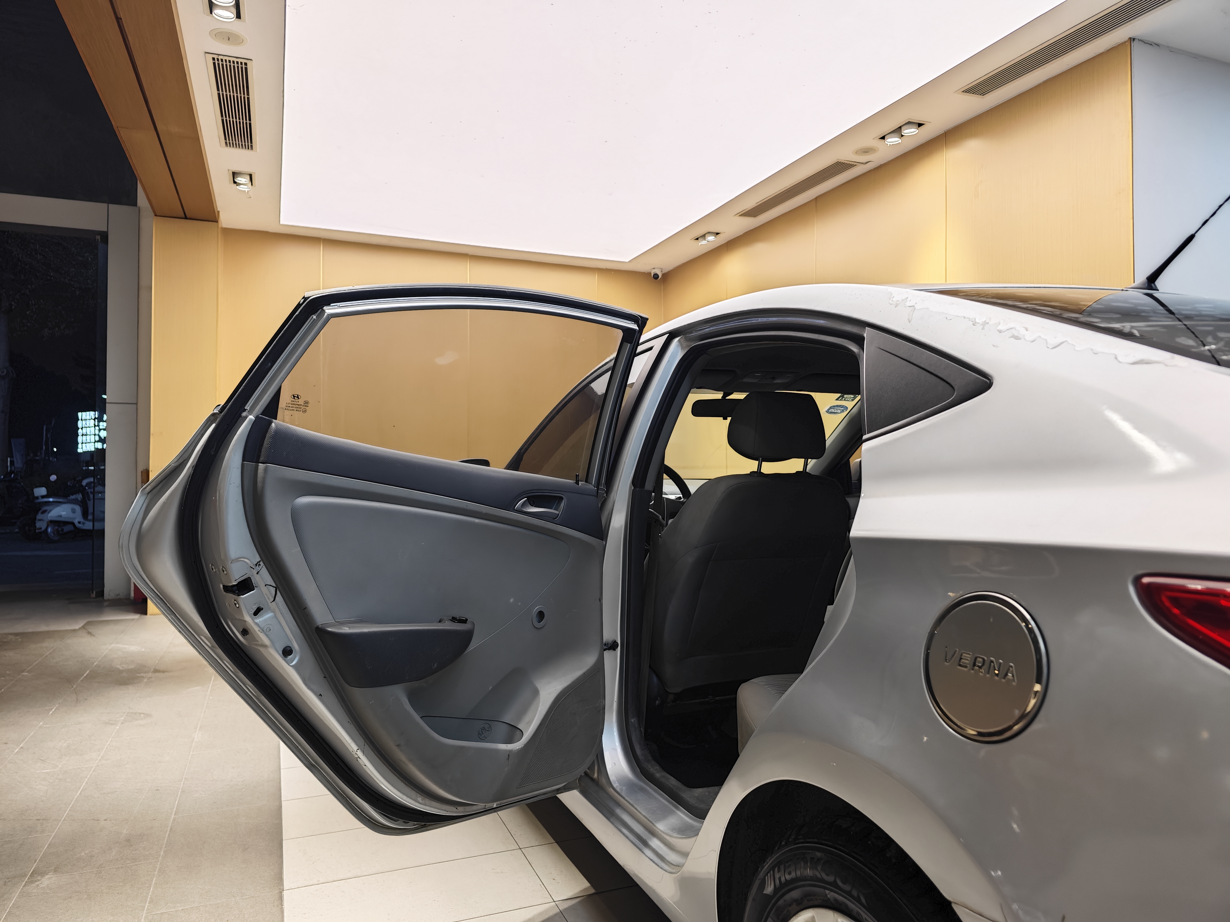 Hyundai Reina 2015 imagem de carro #21