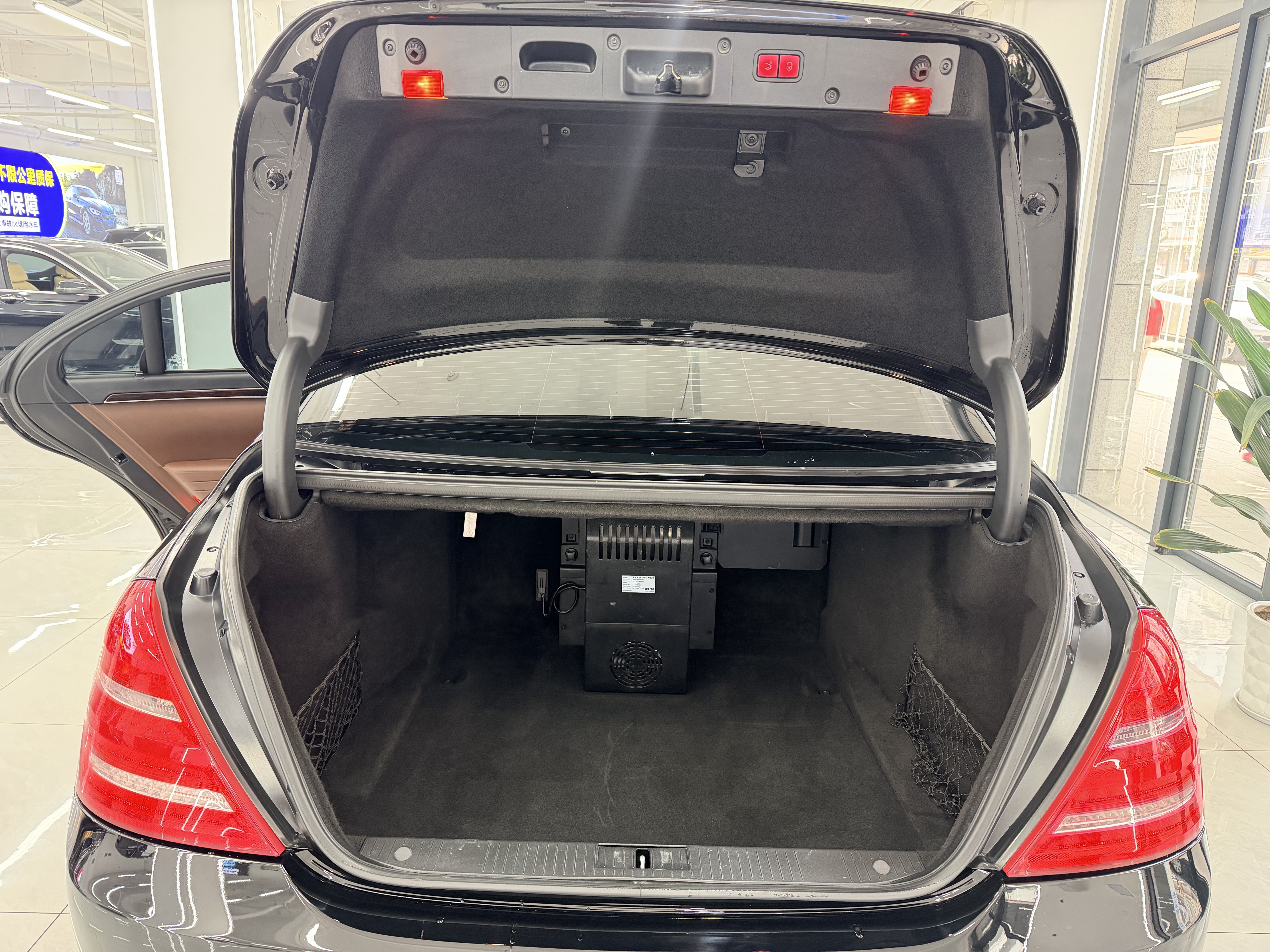 Mercedes-Benz S Class 2011 immagine di auto #21