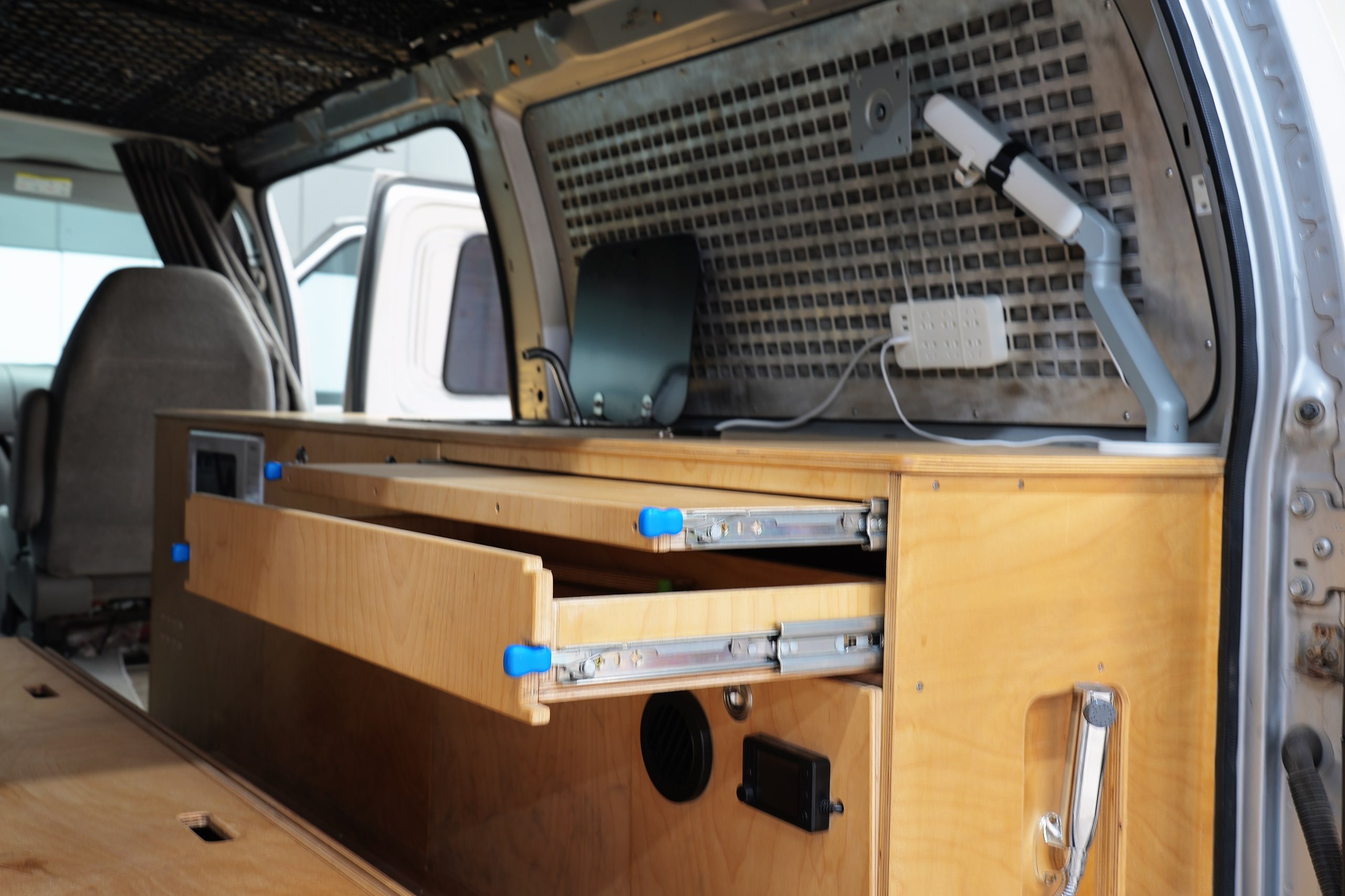 Ford E350 2012 car image #21