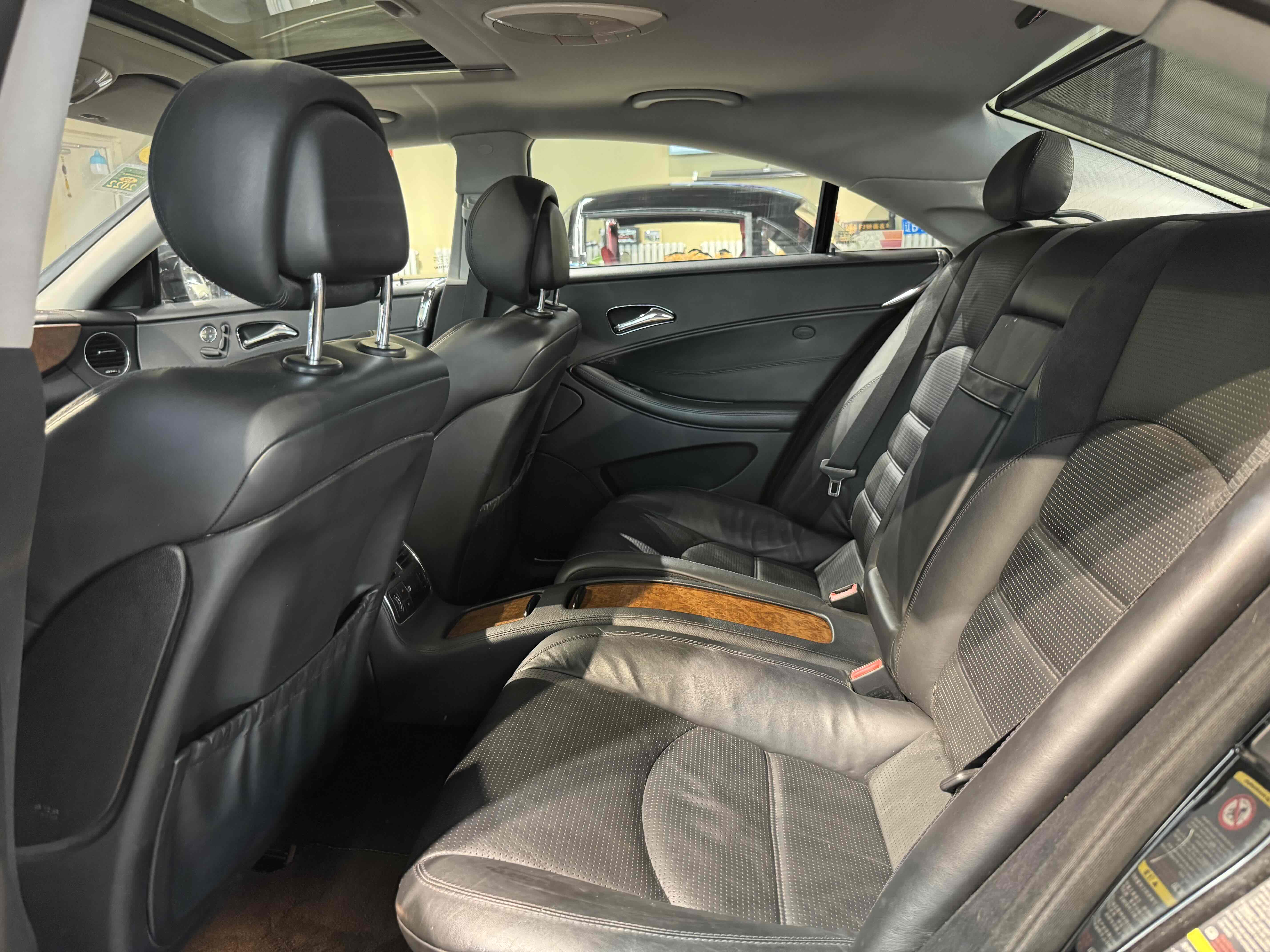 Mercedes-Benz CLS AMG 2009 car image #21