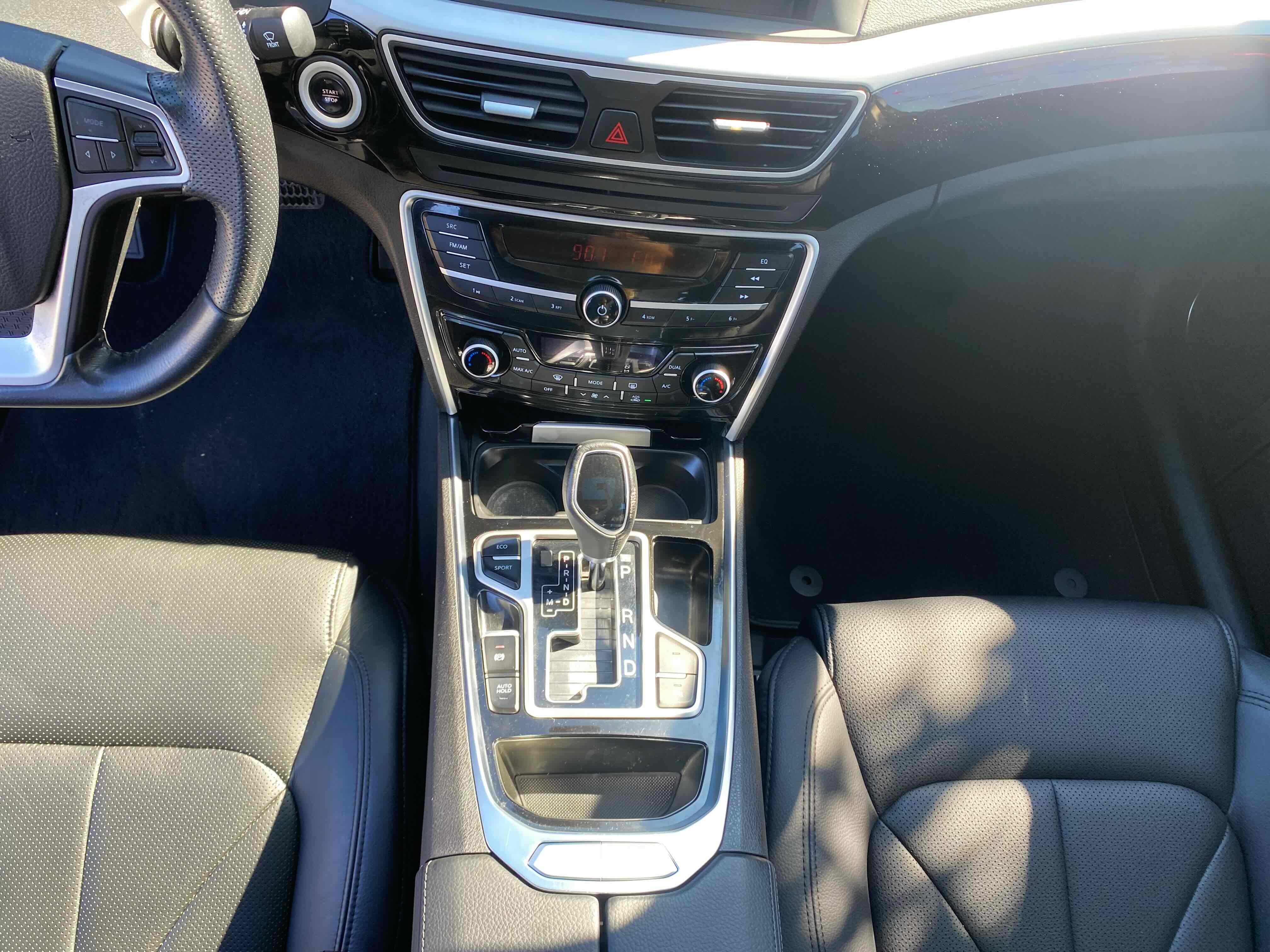 GEELY Ulion 2016 immagine di auto #21