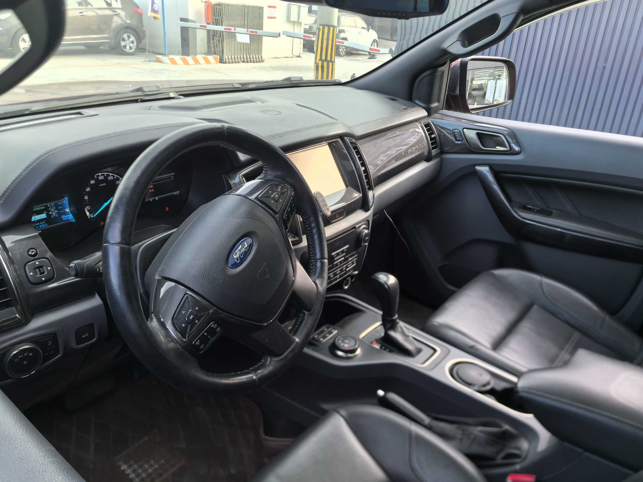 Ford Everest 2016 car image #21