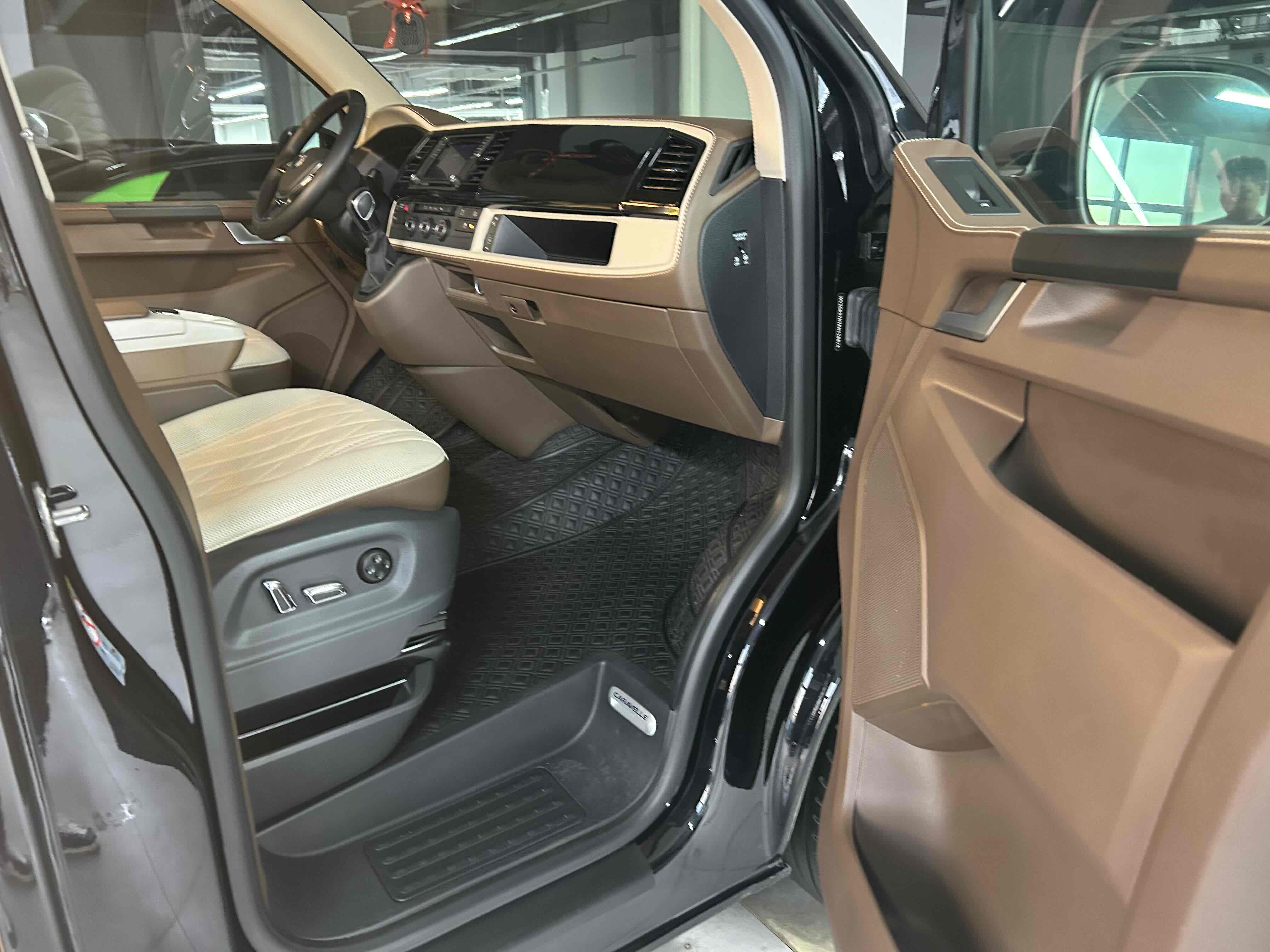 Volkswagen Caravelle 2020 car image #21