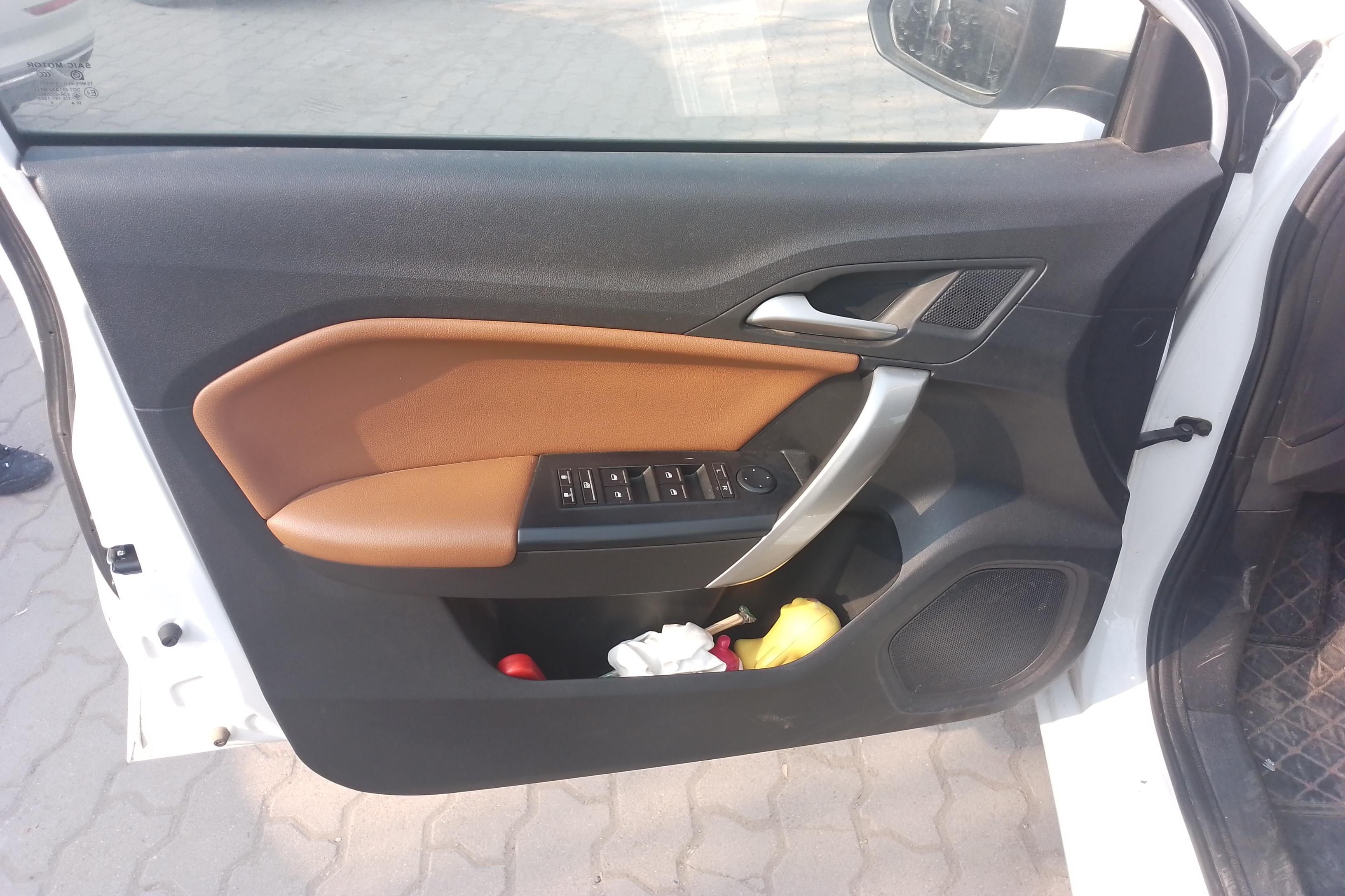 MG GT 2017 car image #21