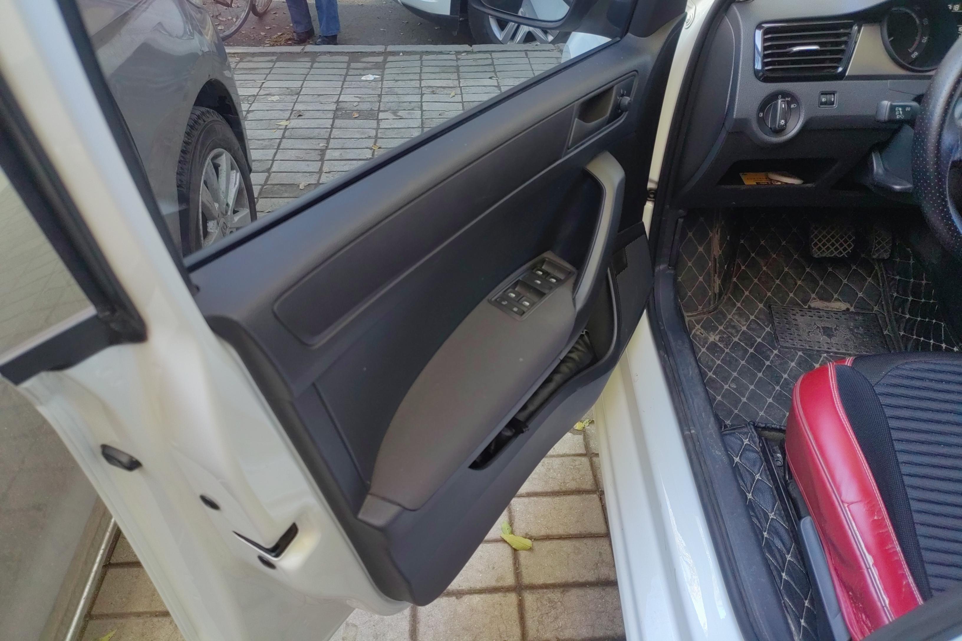 Skoda Rapid Spaceback 2021 car image #21