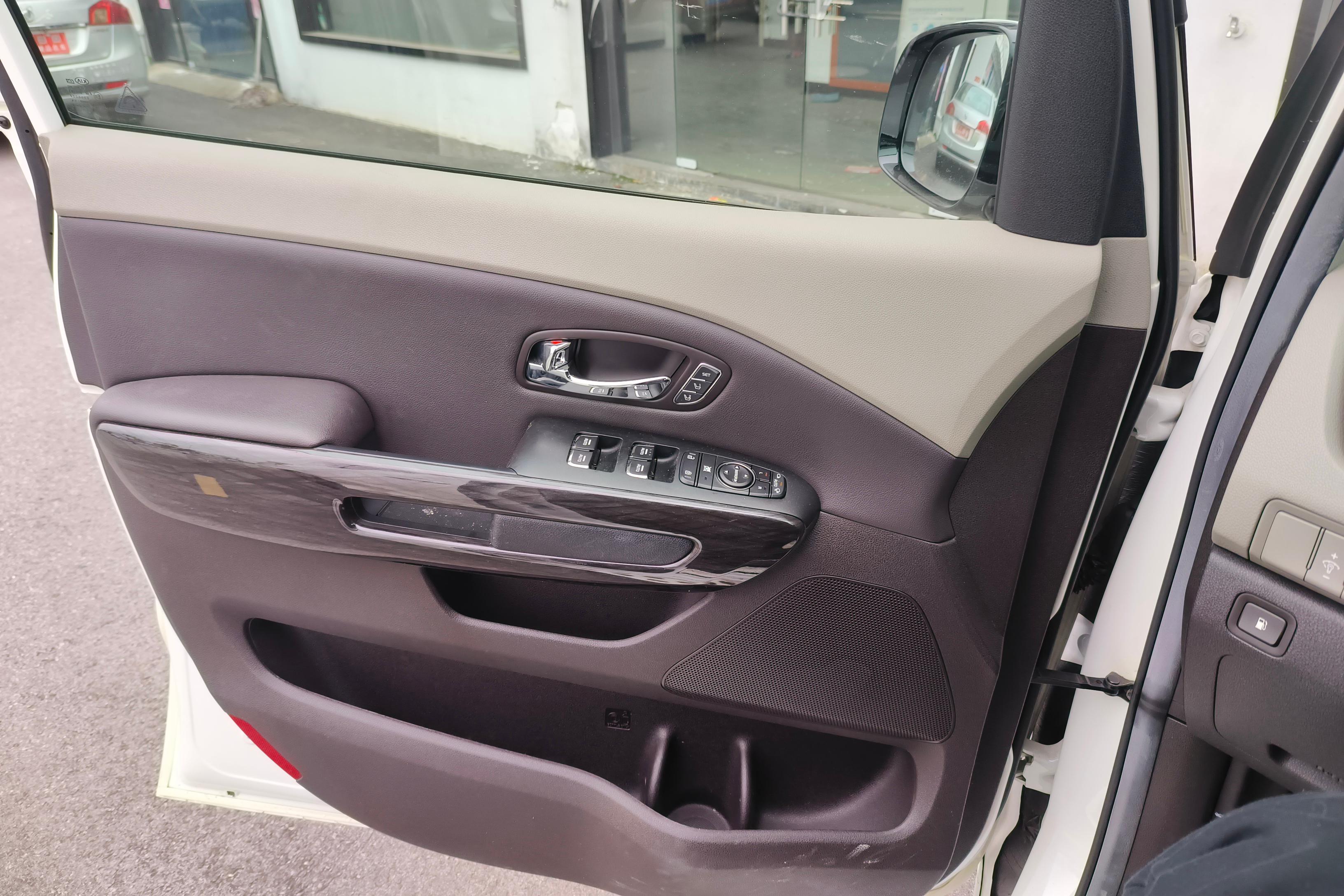 Kia Carnival 2018 изображение автомобиля #21