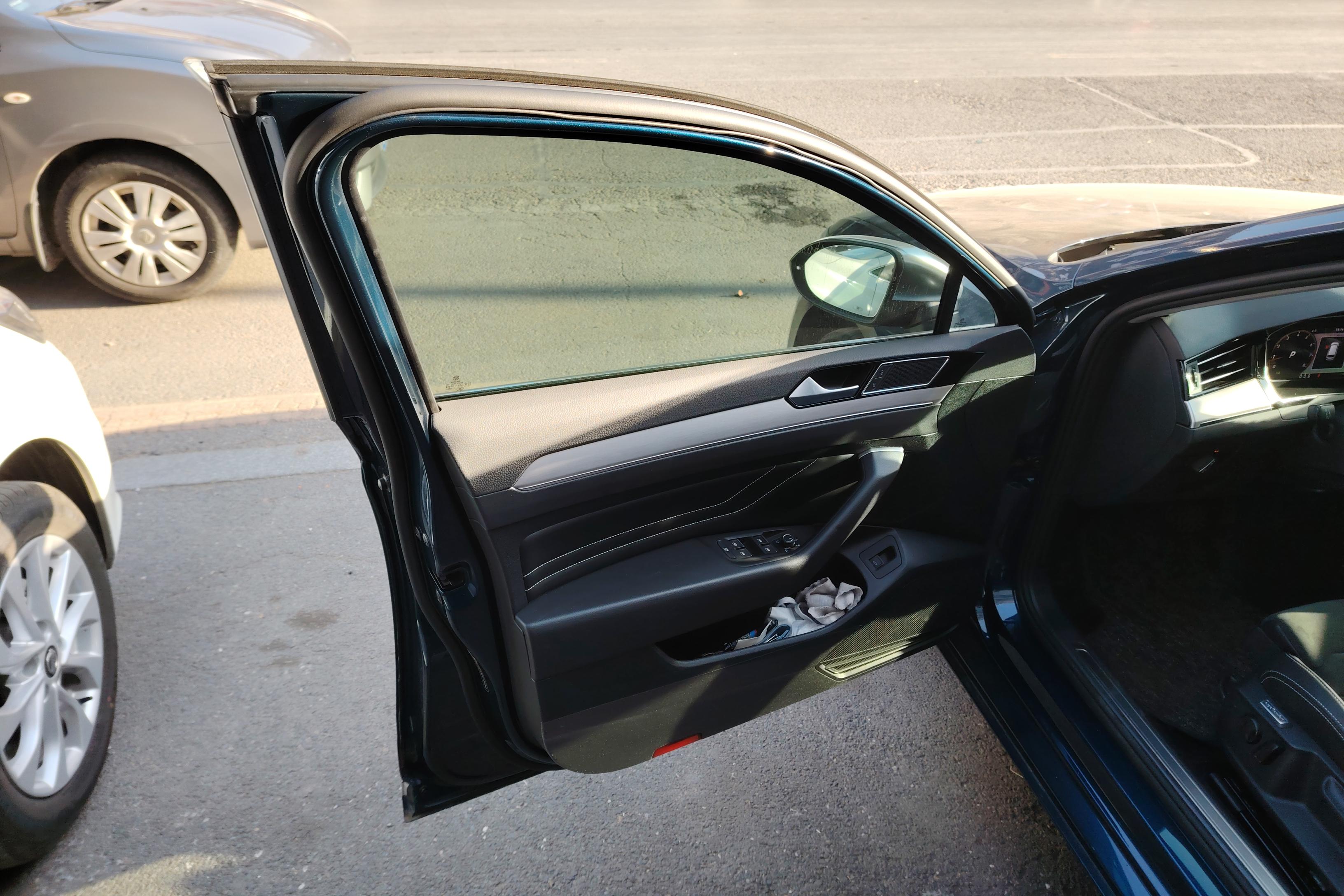 Volkswagen Passat Variant 2022 immagine di auto #21