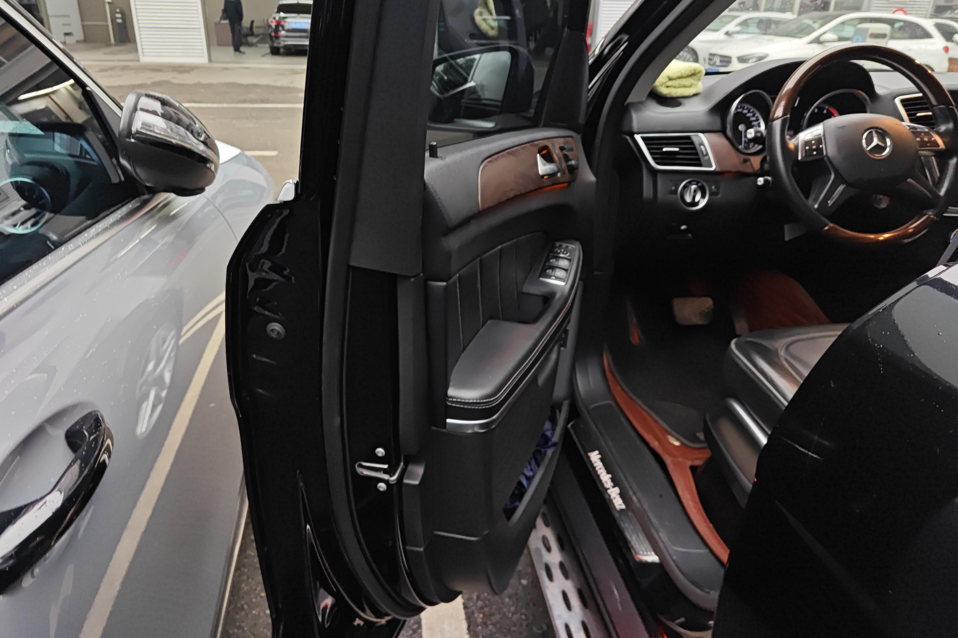 Mercedes-Benz GL Class 2014 car image #21