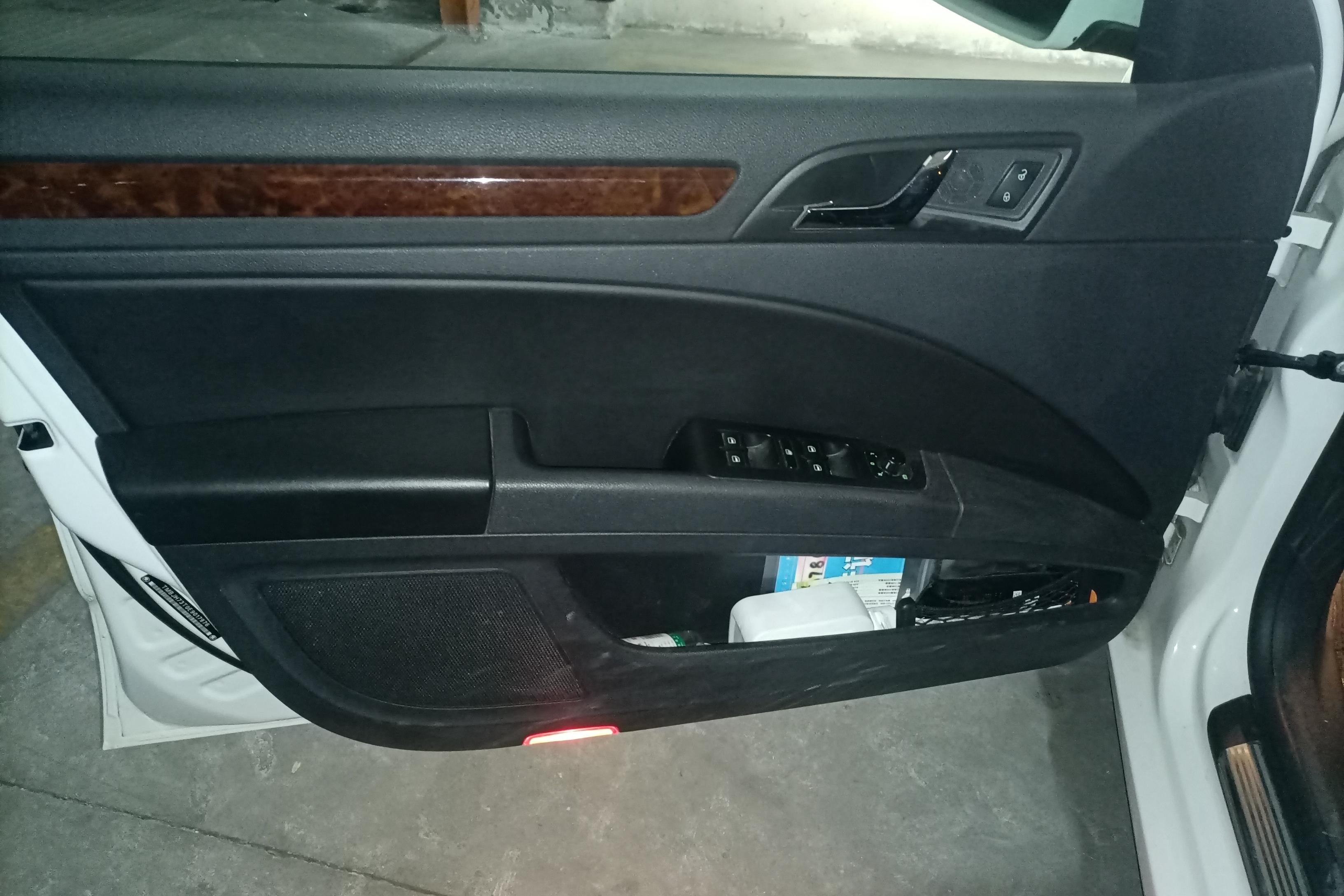 Skoda Superb Combi 2014 car image #21