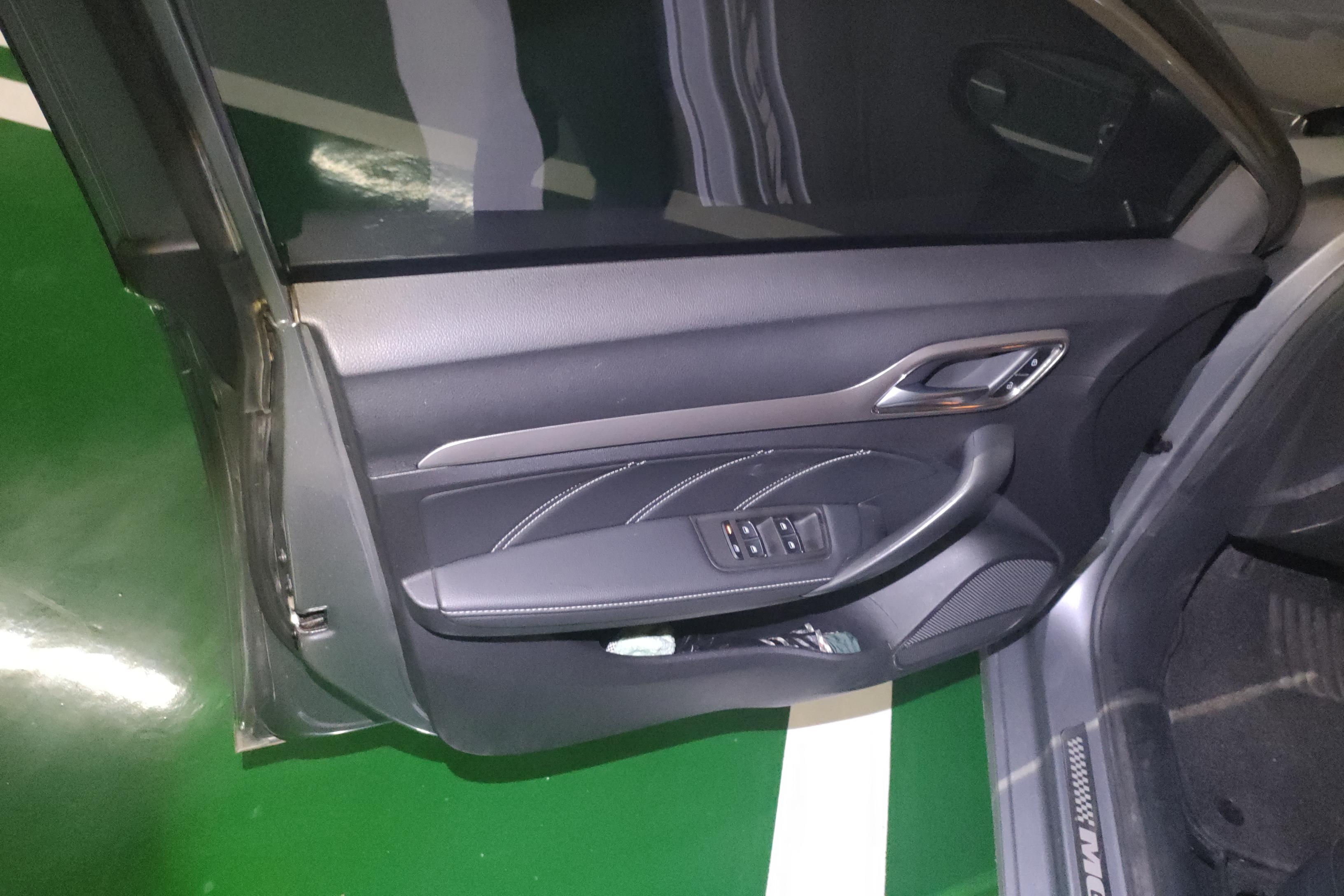 MG 6 New Energy 2019 car image #21