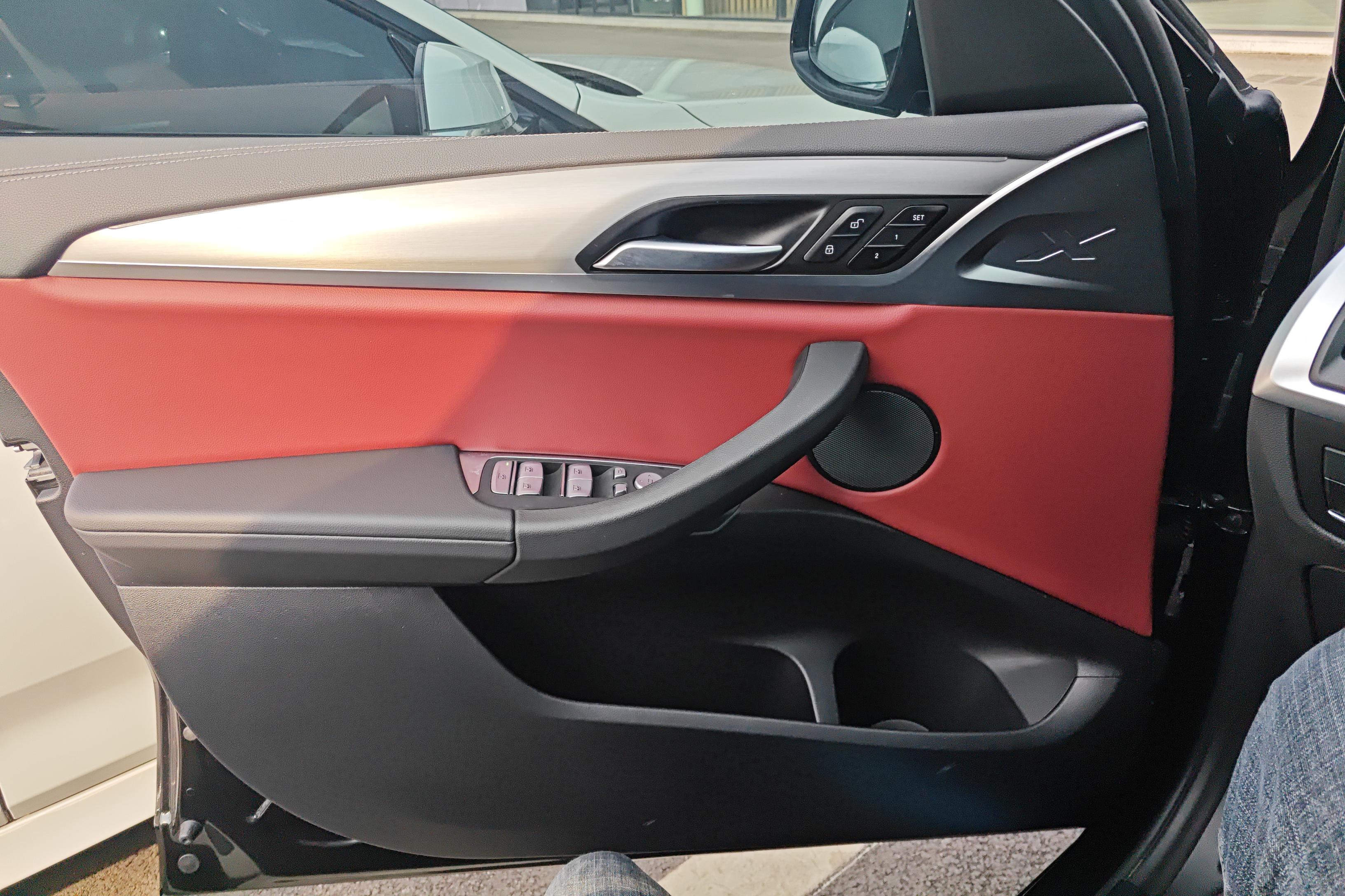 BMW X4 M40i 2023 #21 BMW X4 M40i 2023 car image #21