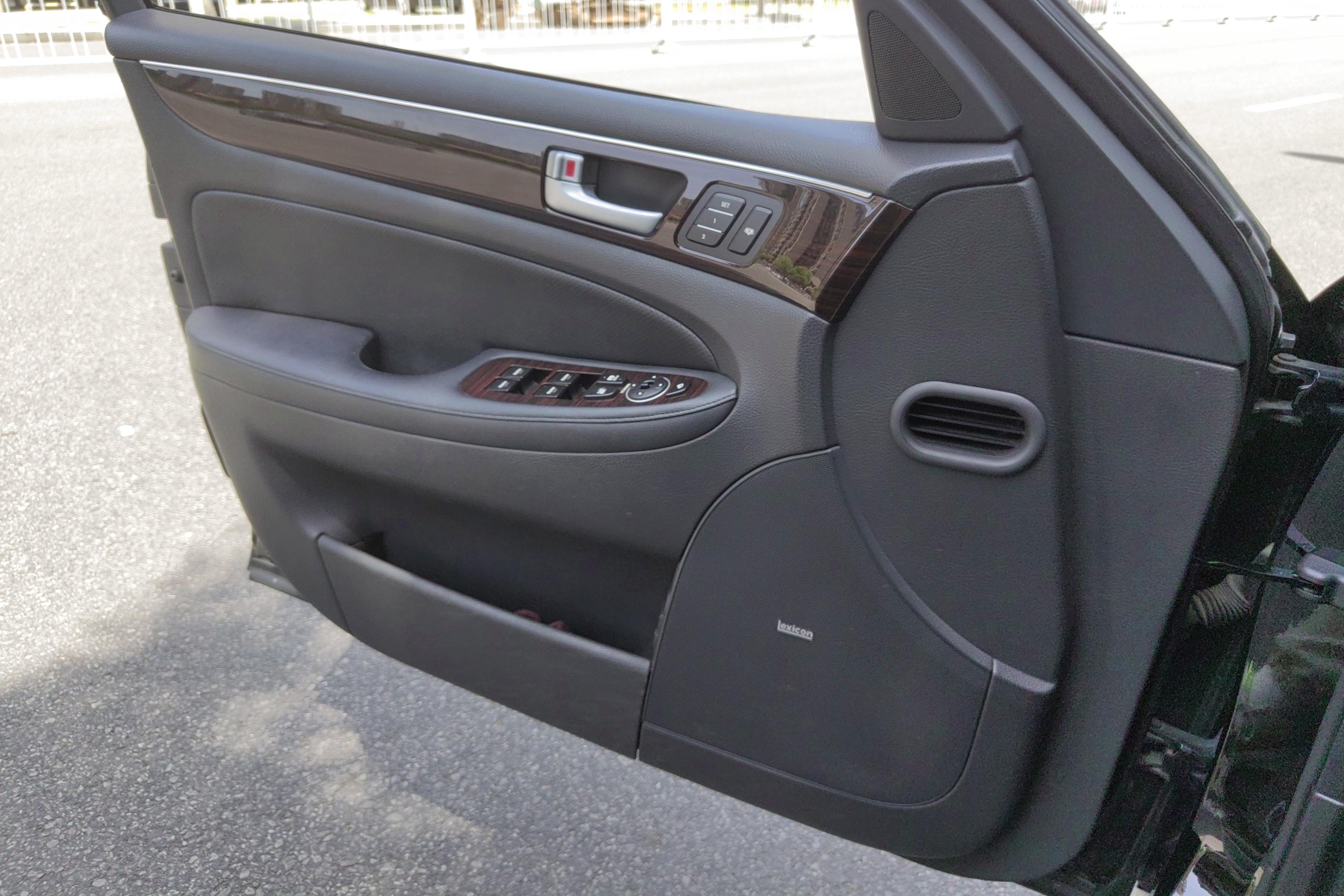 Hyundai Rohens 2014 car image #21