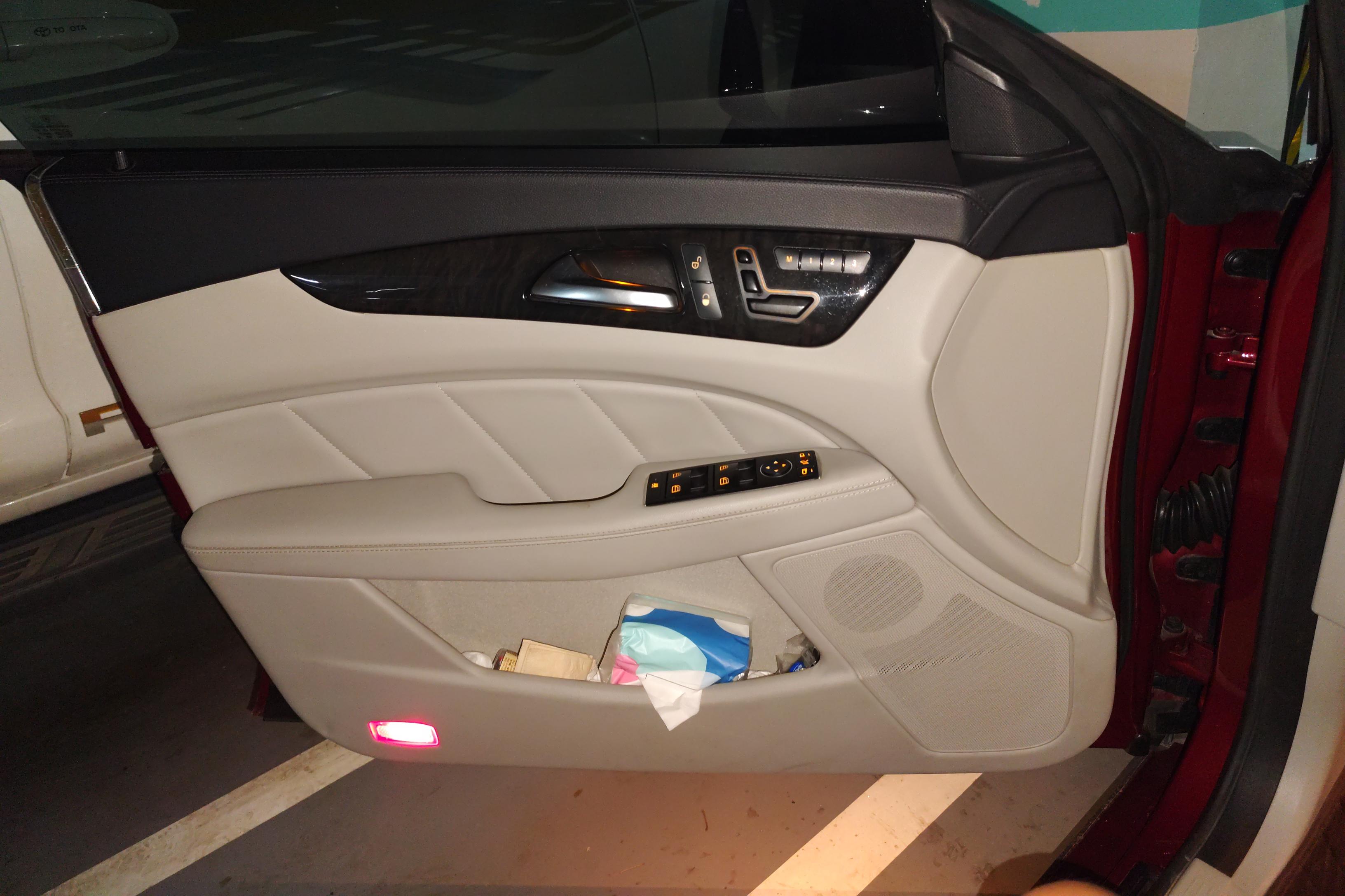 Mercedes-Benz CLS AMG 2012 صورة سيارة #21