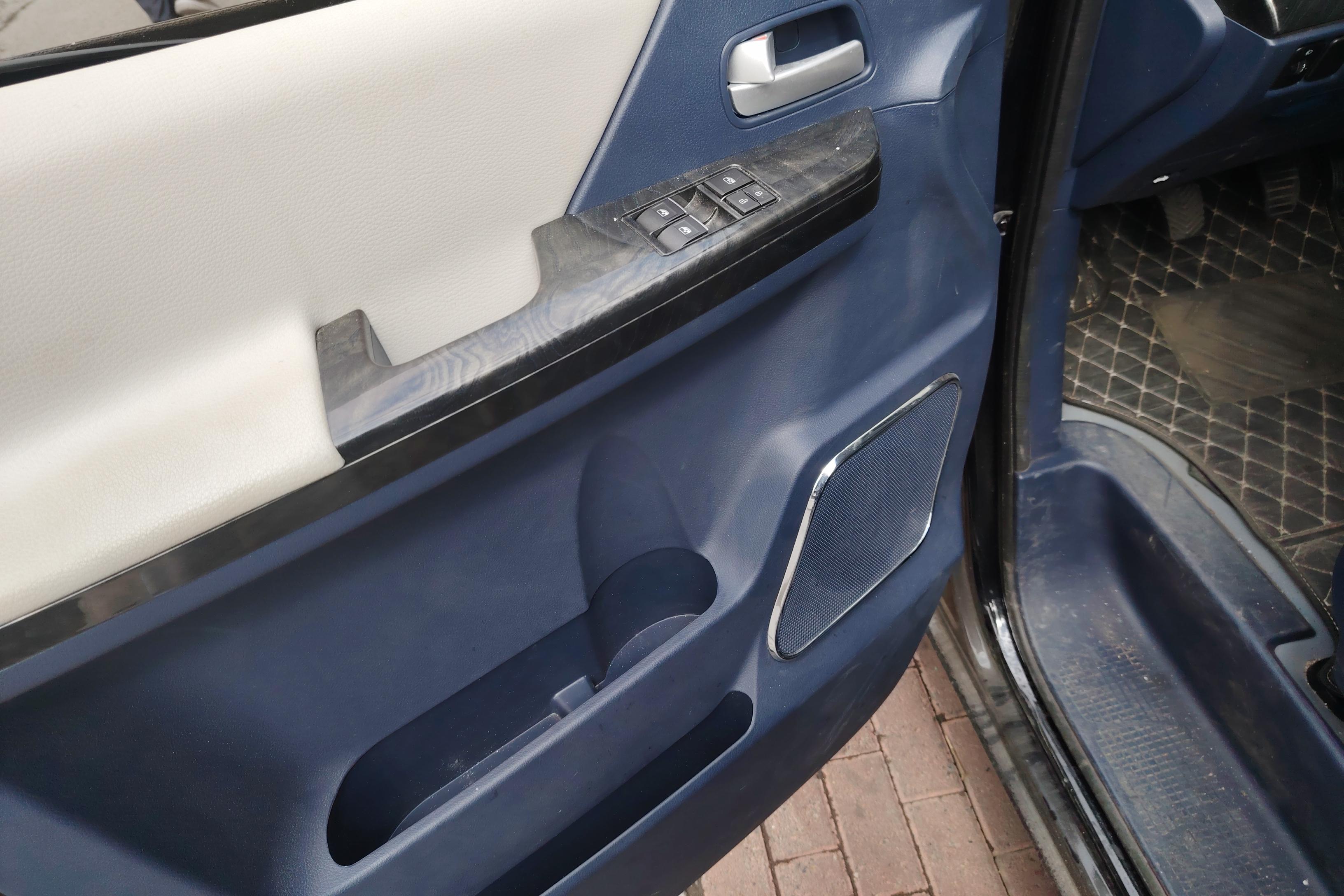 Forthing Lingzhi PLUS 2023 car image #21