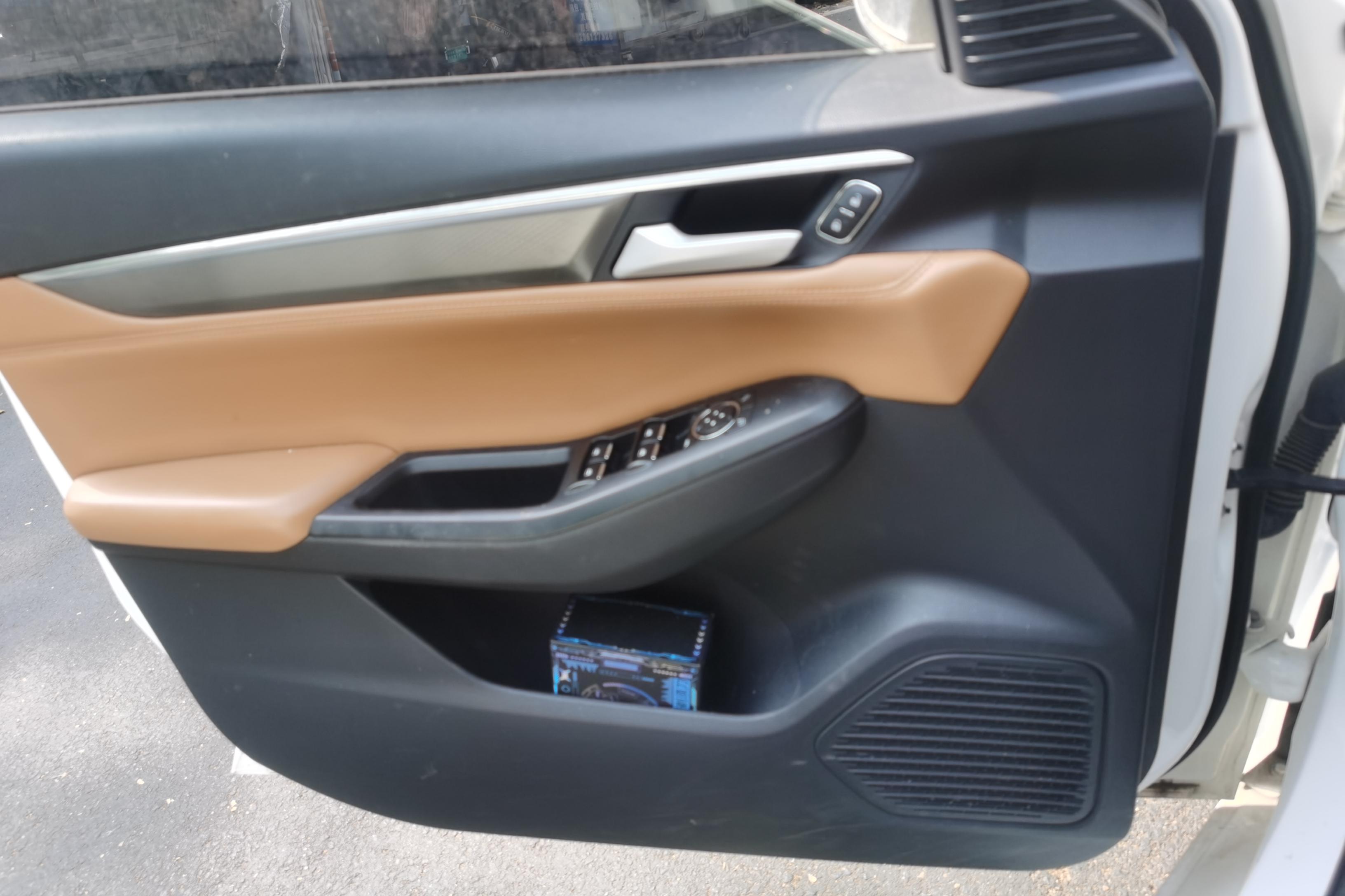 Ford Escort 2021 car image #21