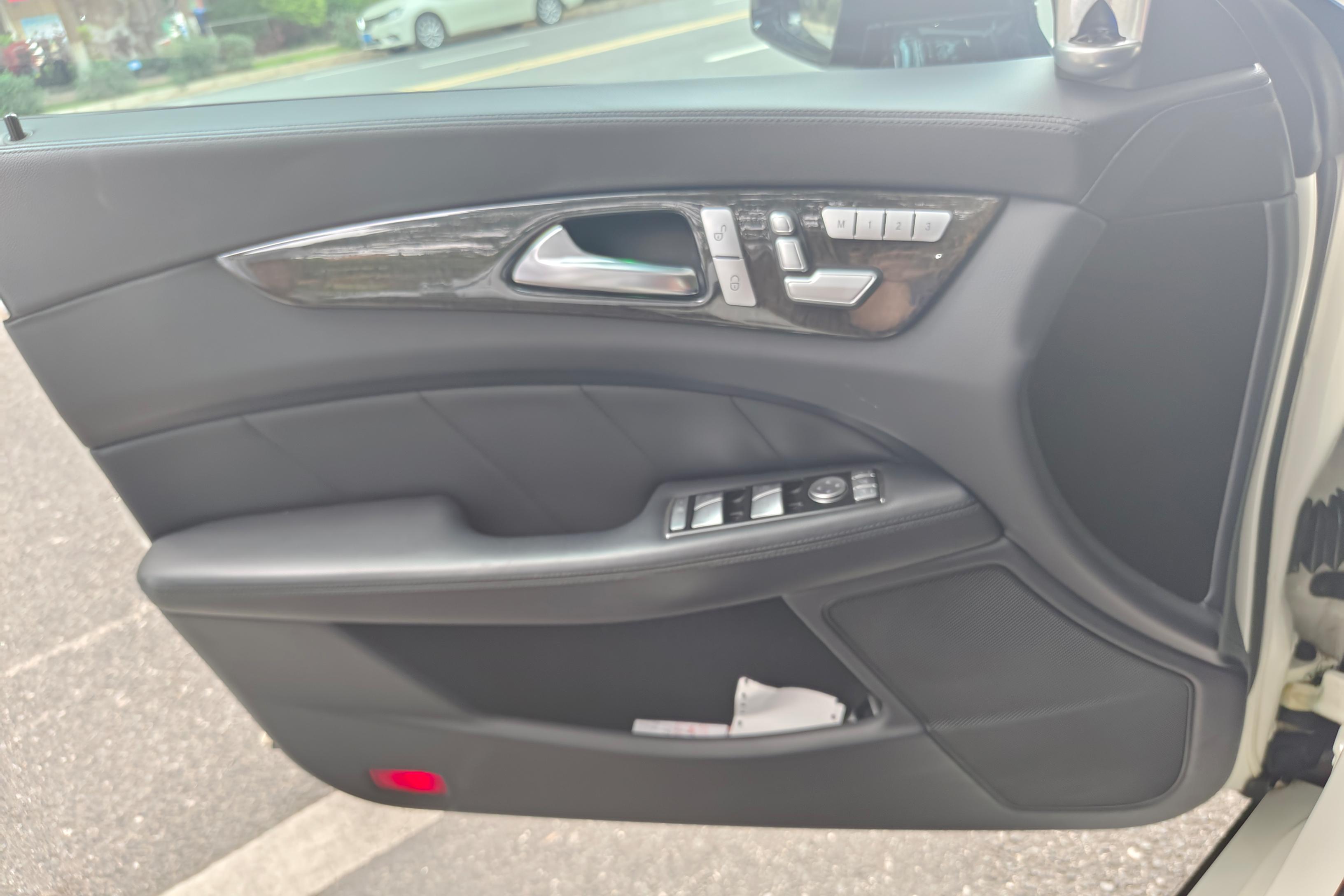 Mercedes-Benz CLS AMG 2012 imagem de carro #21