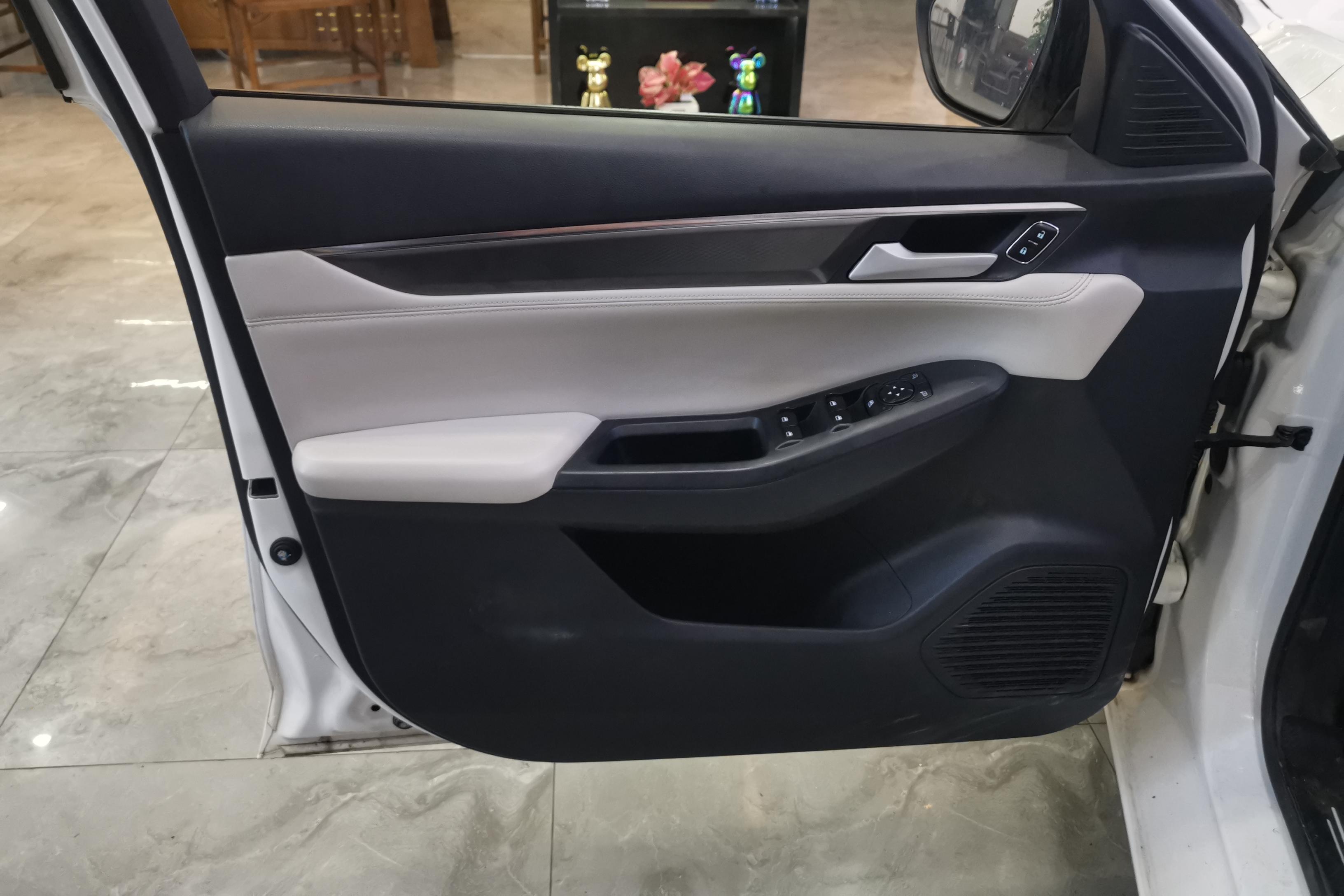 Ford Escort 2021 #21 Ford Escort 2021 car image #21