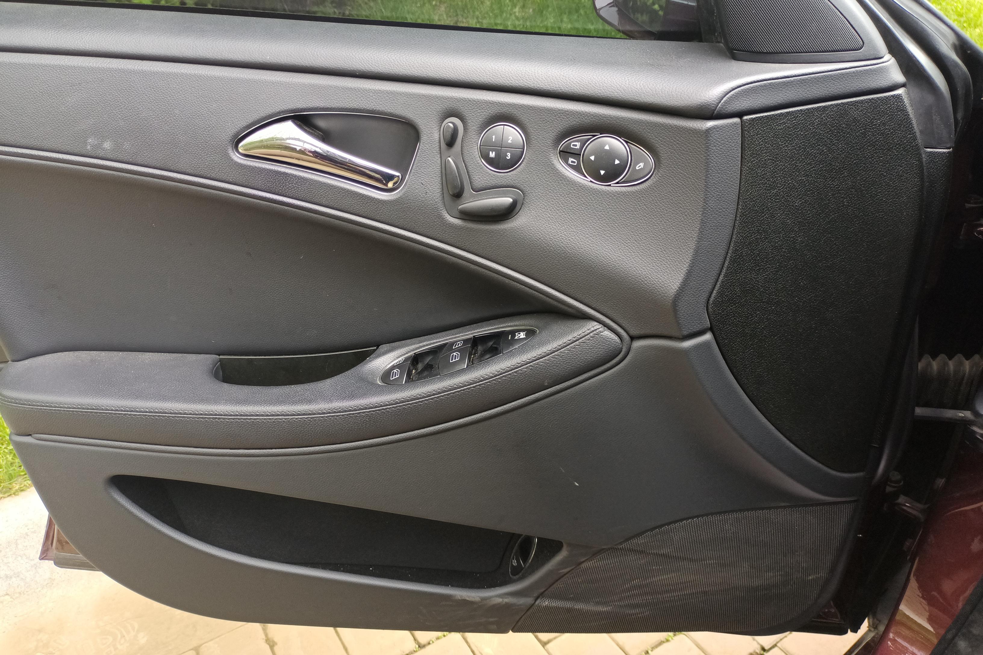 Mercedes-Benz CLS AMG 2009 car image #21