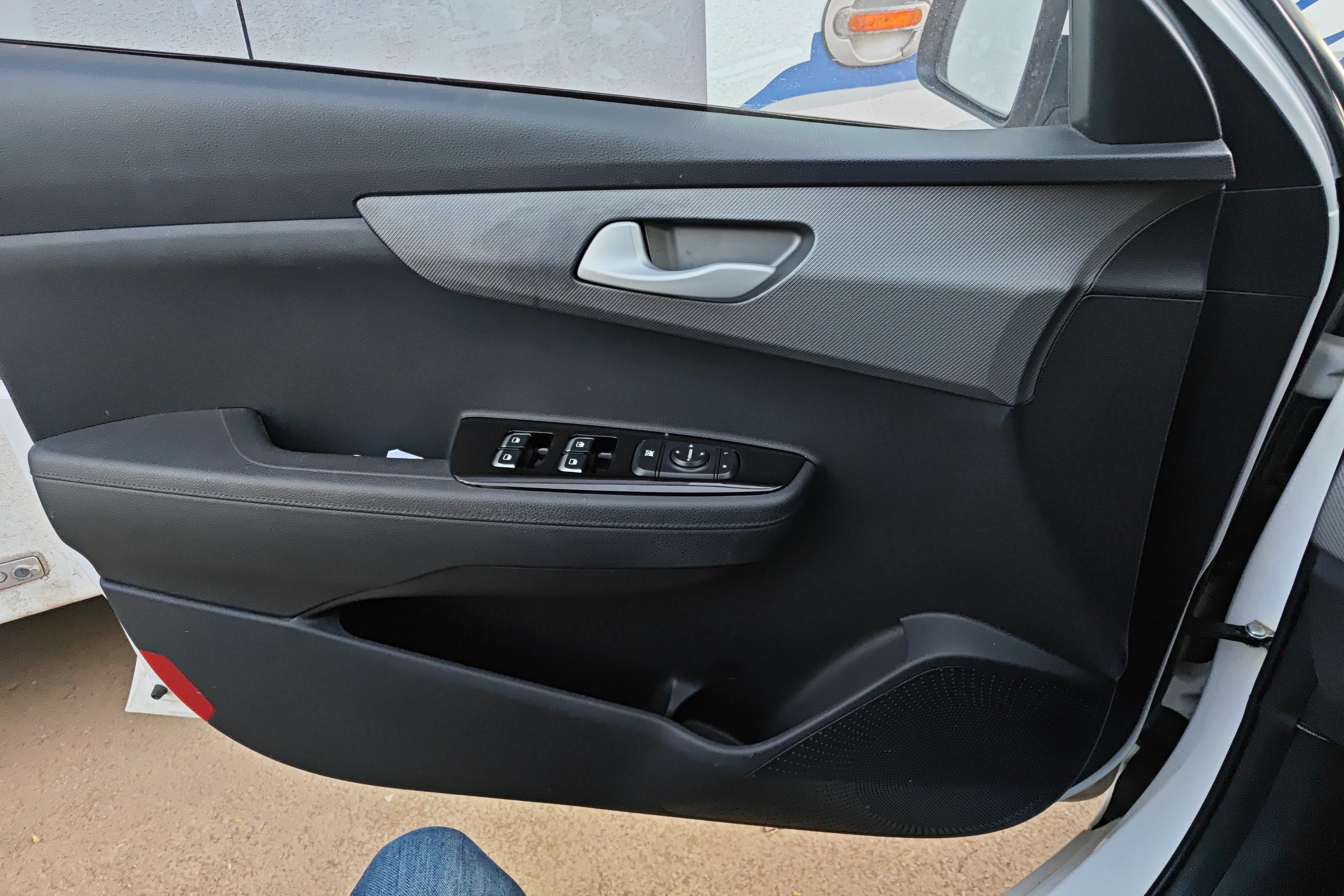 Kia Forte 2020 car image #21