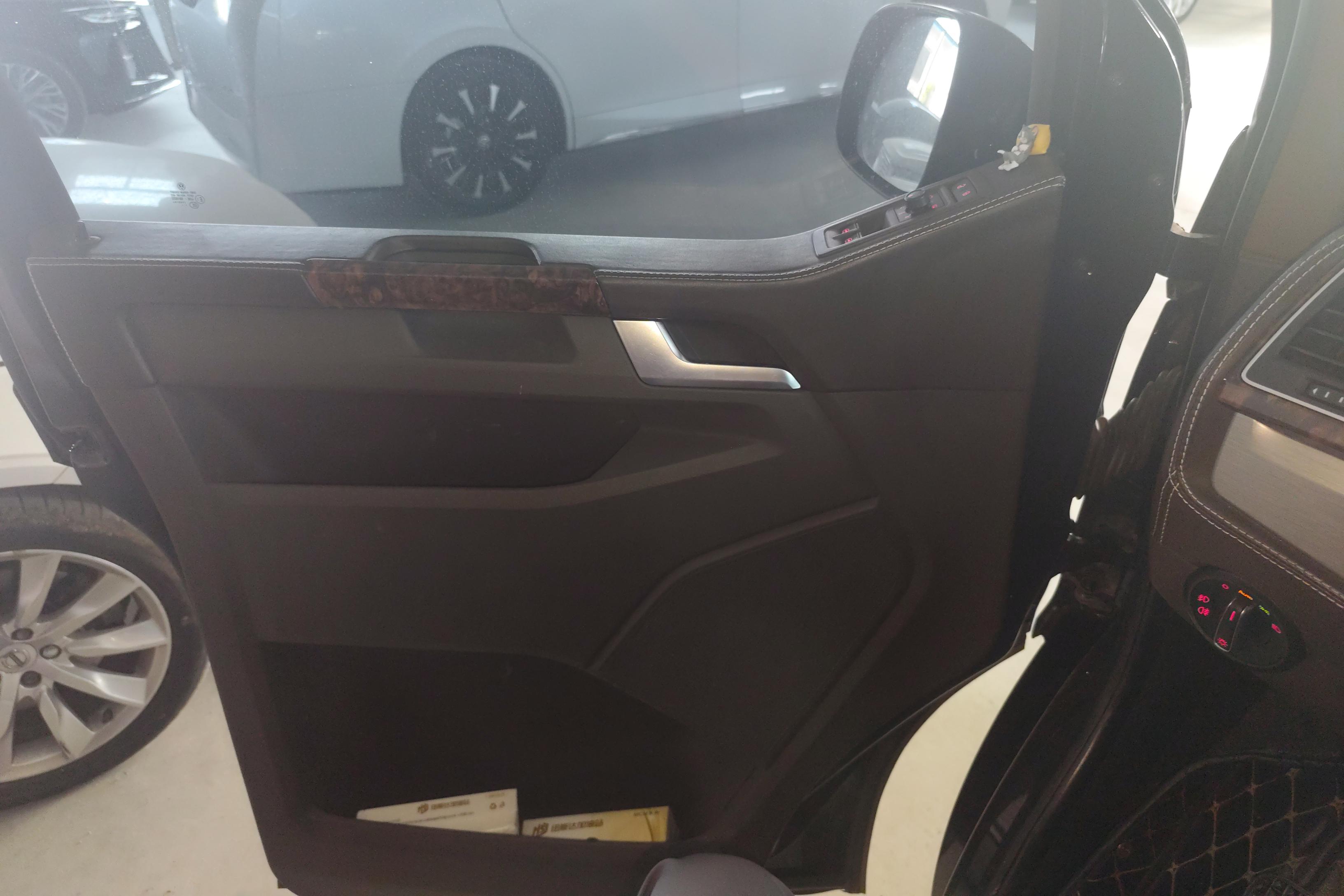 Volkswagen Caravelle 2018 car image #21