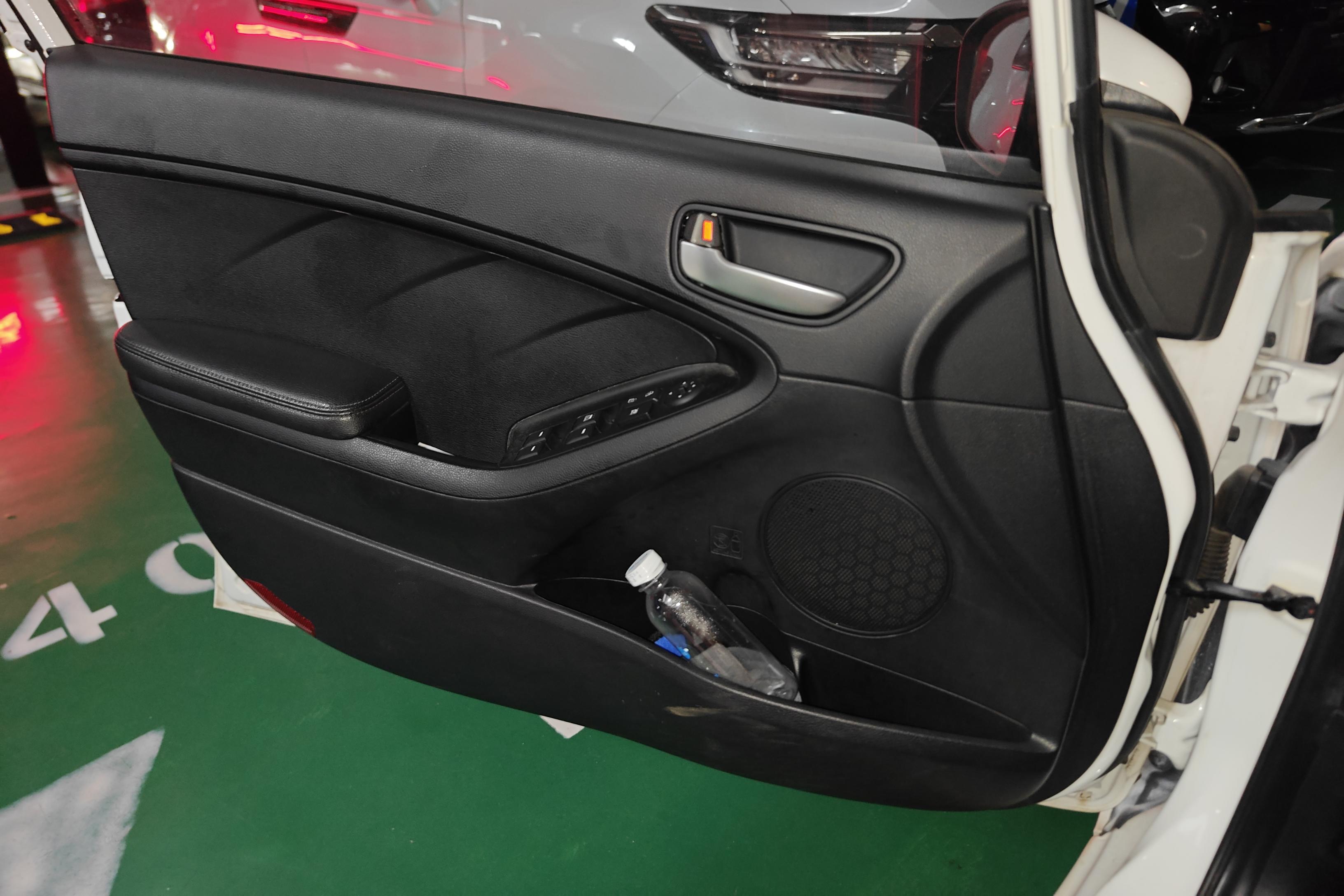 起亚 起亚K3S 2015 汽车图片 #21