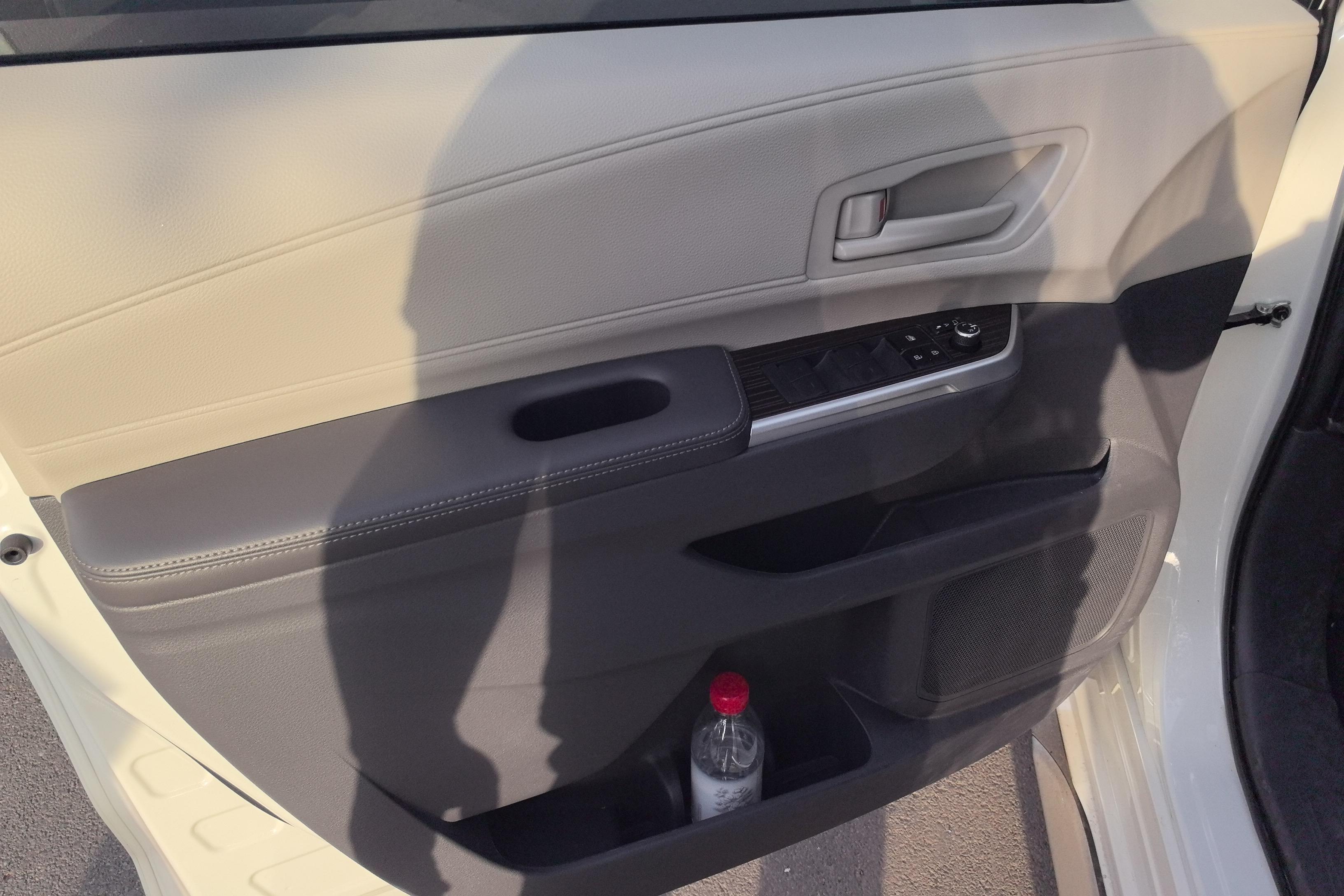 Toyota Granvia 2024 #21 Toyota Granvia 2024 car image #21