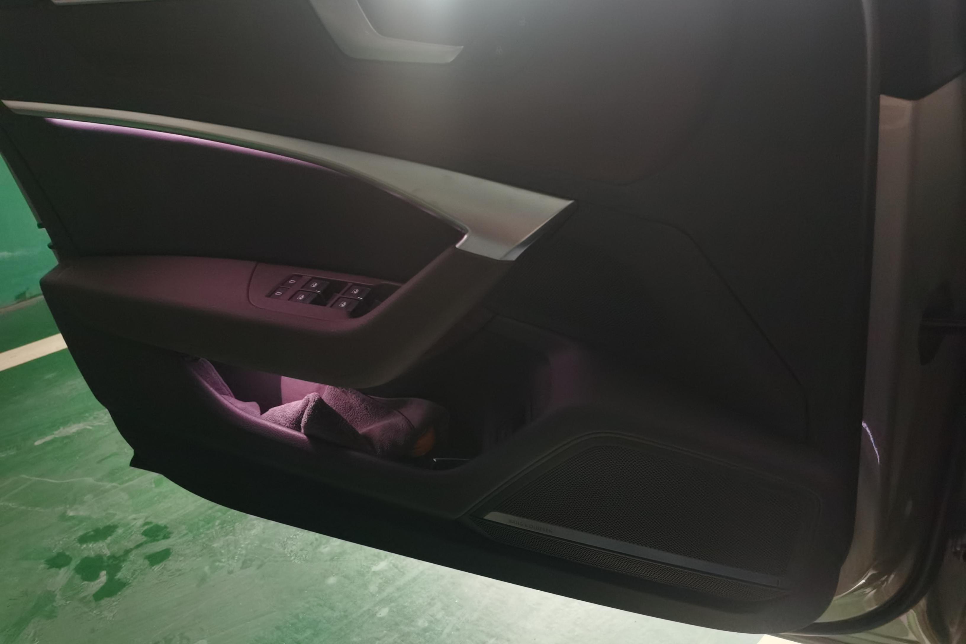 Audi A7L 2023 #21 Audi A7L 2023 صورة سيارة #21