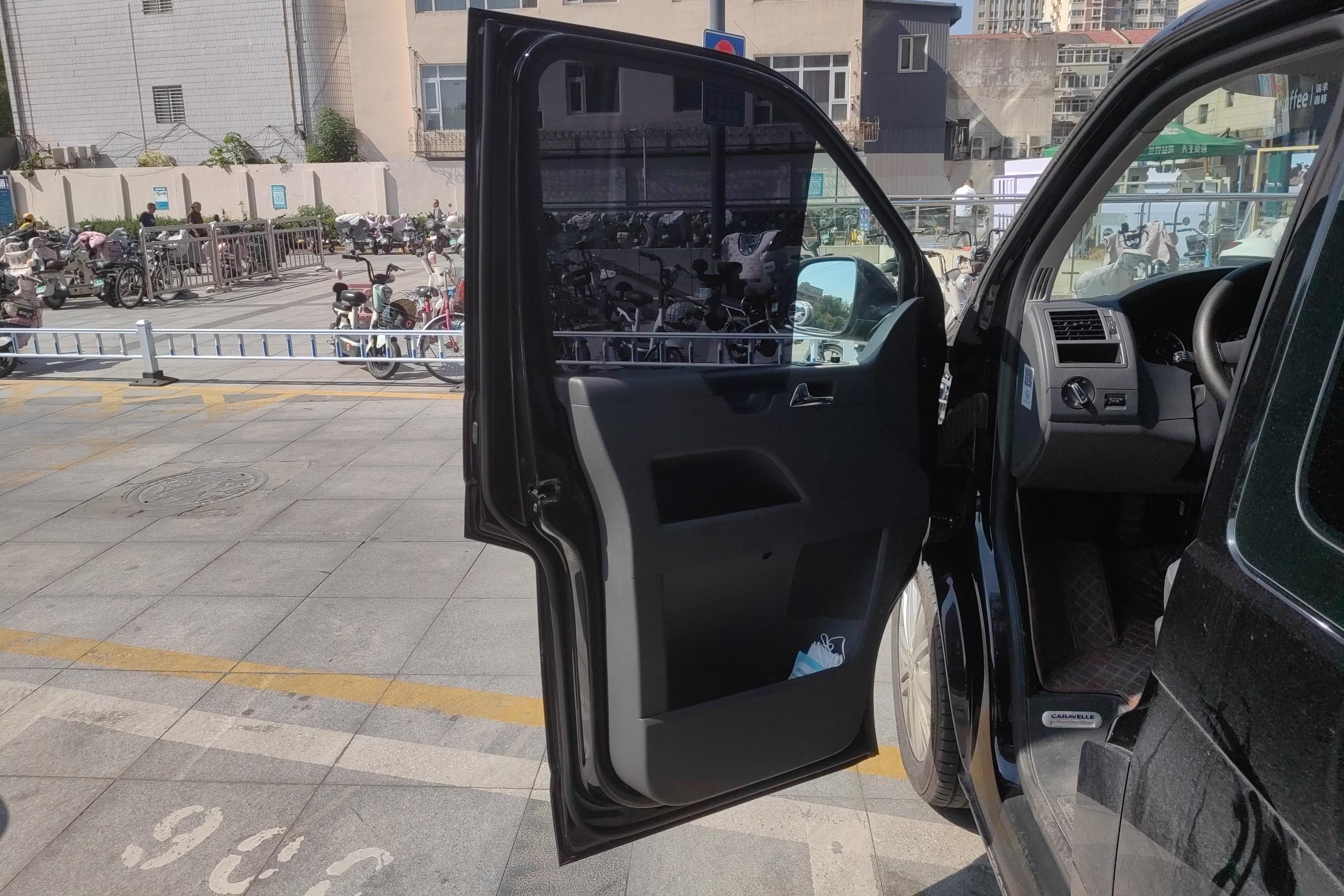 Volkswagen Caravelle 2016 car image #21