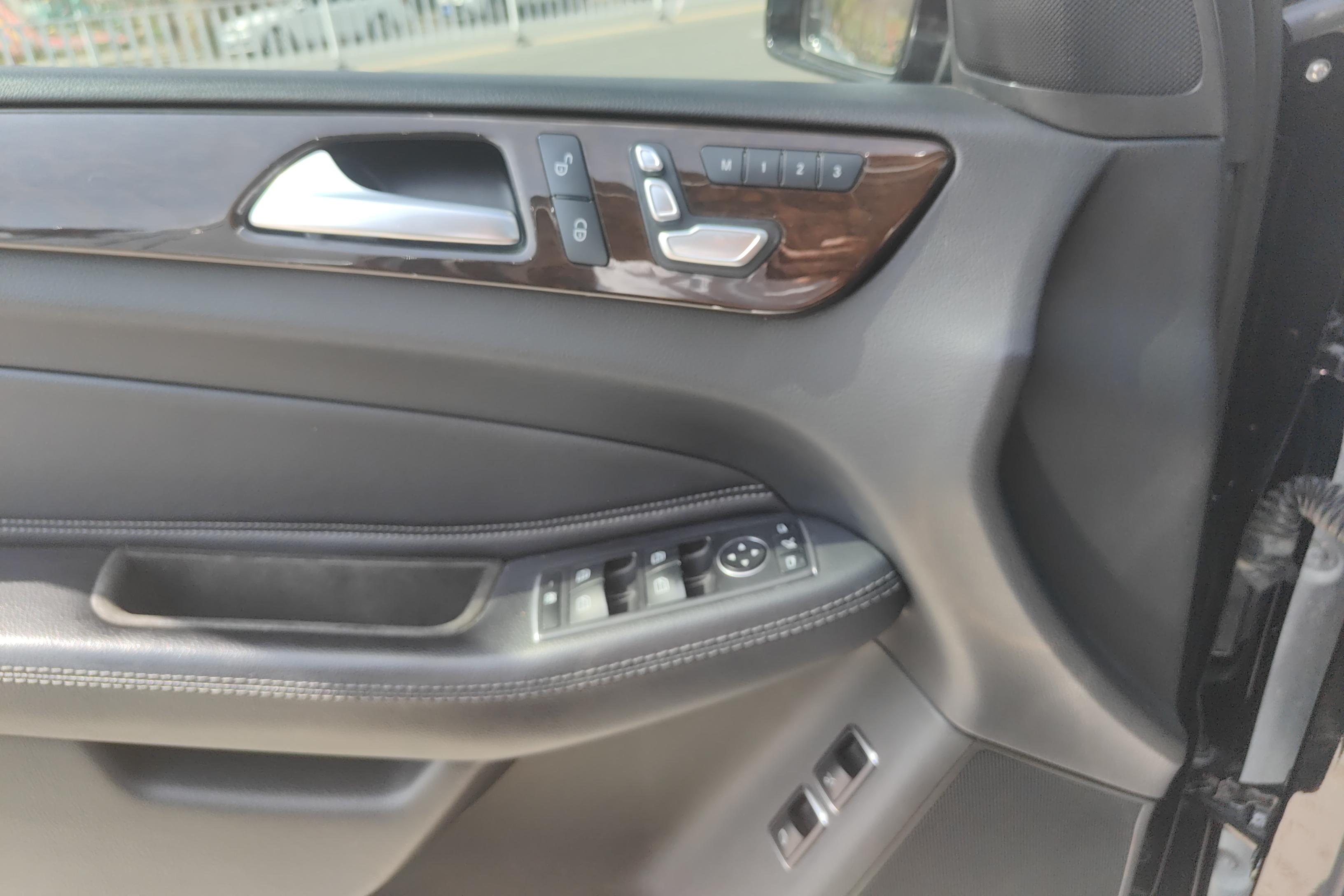 Mercedes-Benz GLS AMG 2017 car image #21